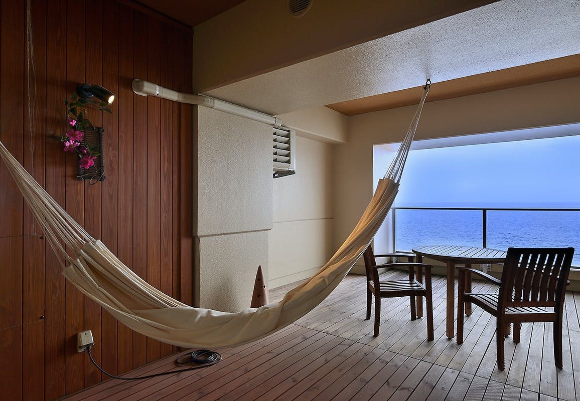 Premium compact room