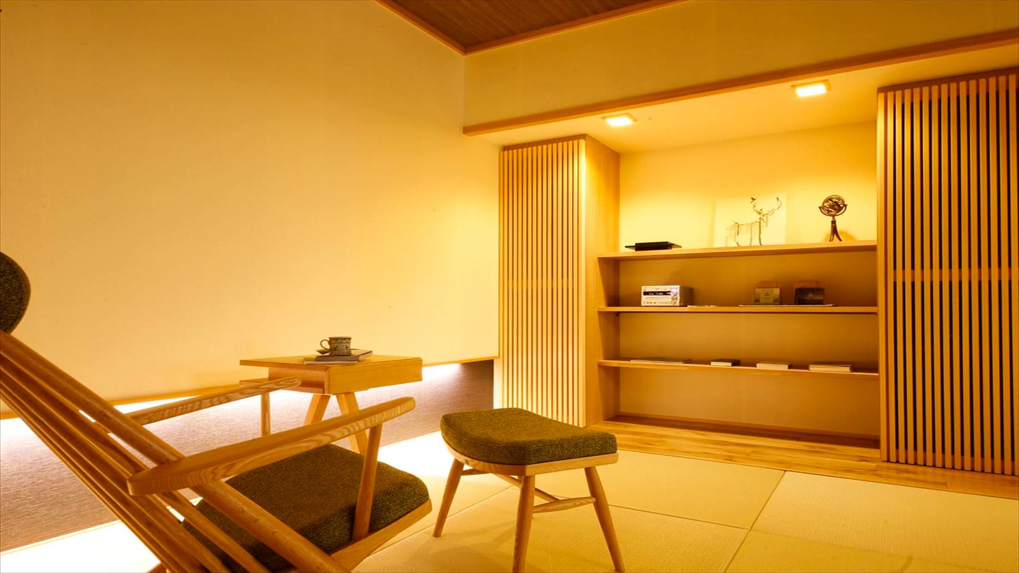 ZEKKEI suite with open-air bath. How is your relaxing reading time?