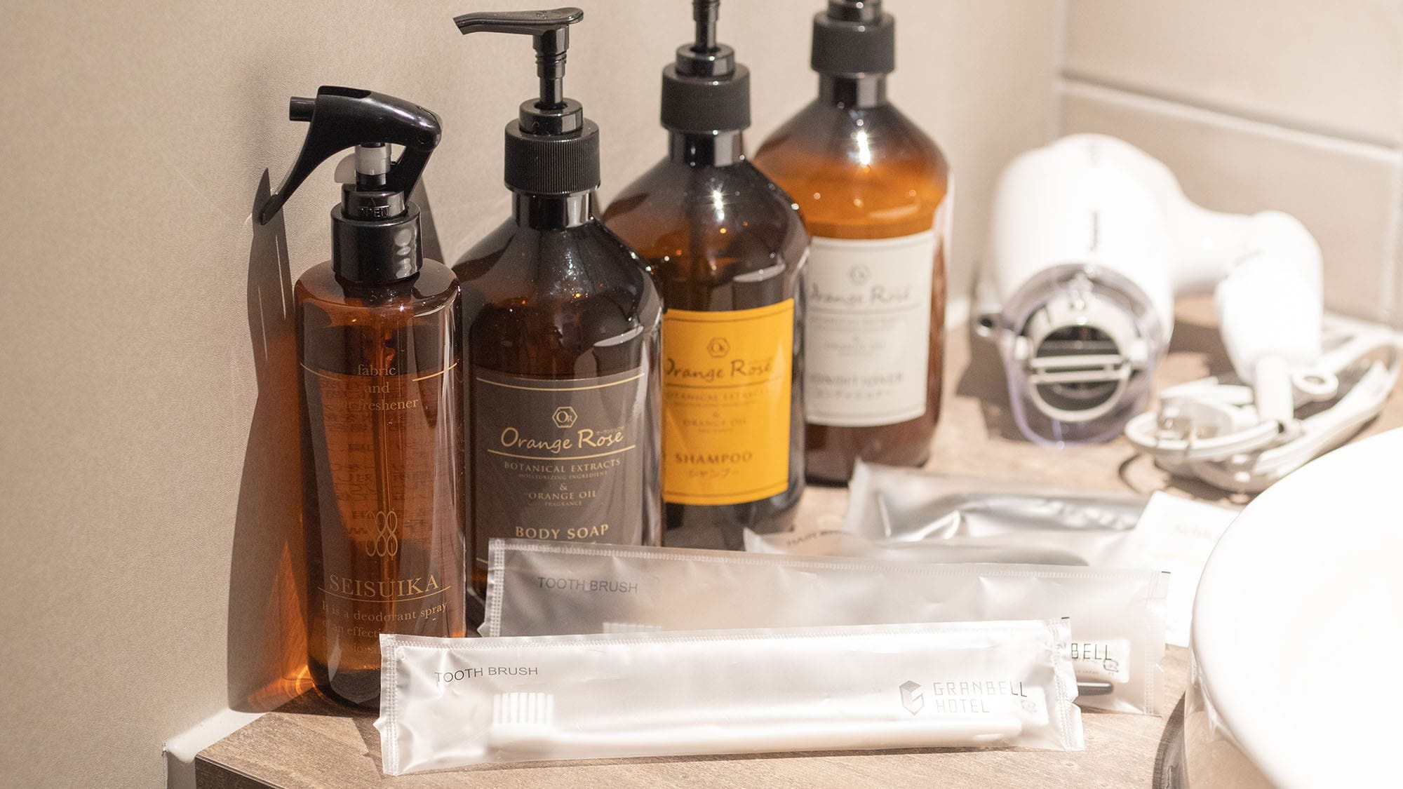 [Amenity] <Common to all rooms> Shampoo, conditioner, toothbrush, shave, etc. are available.
