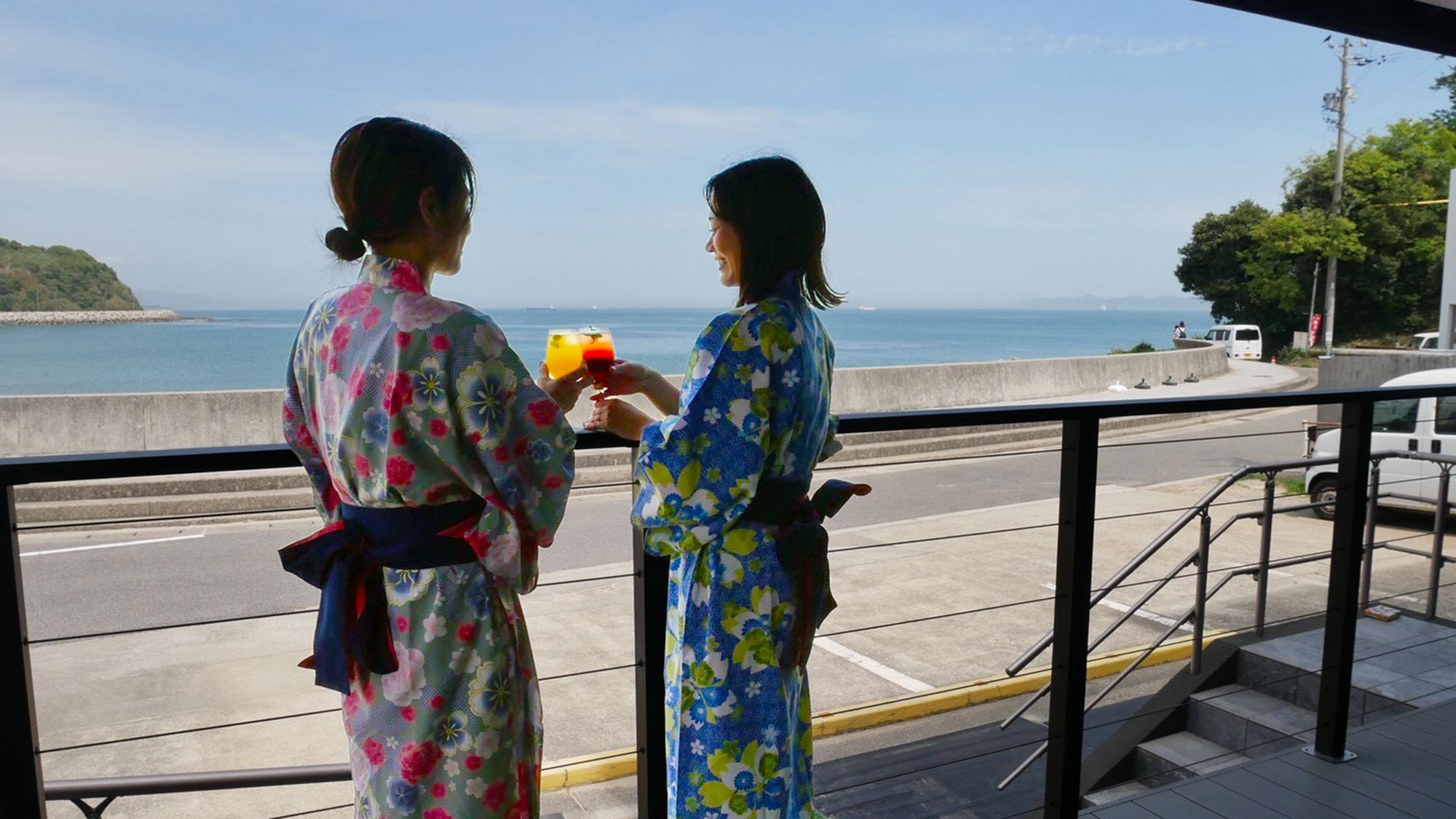 • [Terrace] Enjoy a panoramic view of Mikawa Bay from the terrace. Wear a colorful yukata and relax on the island.