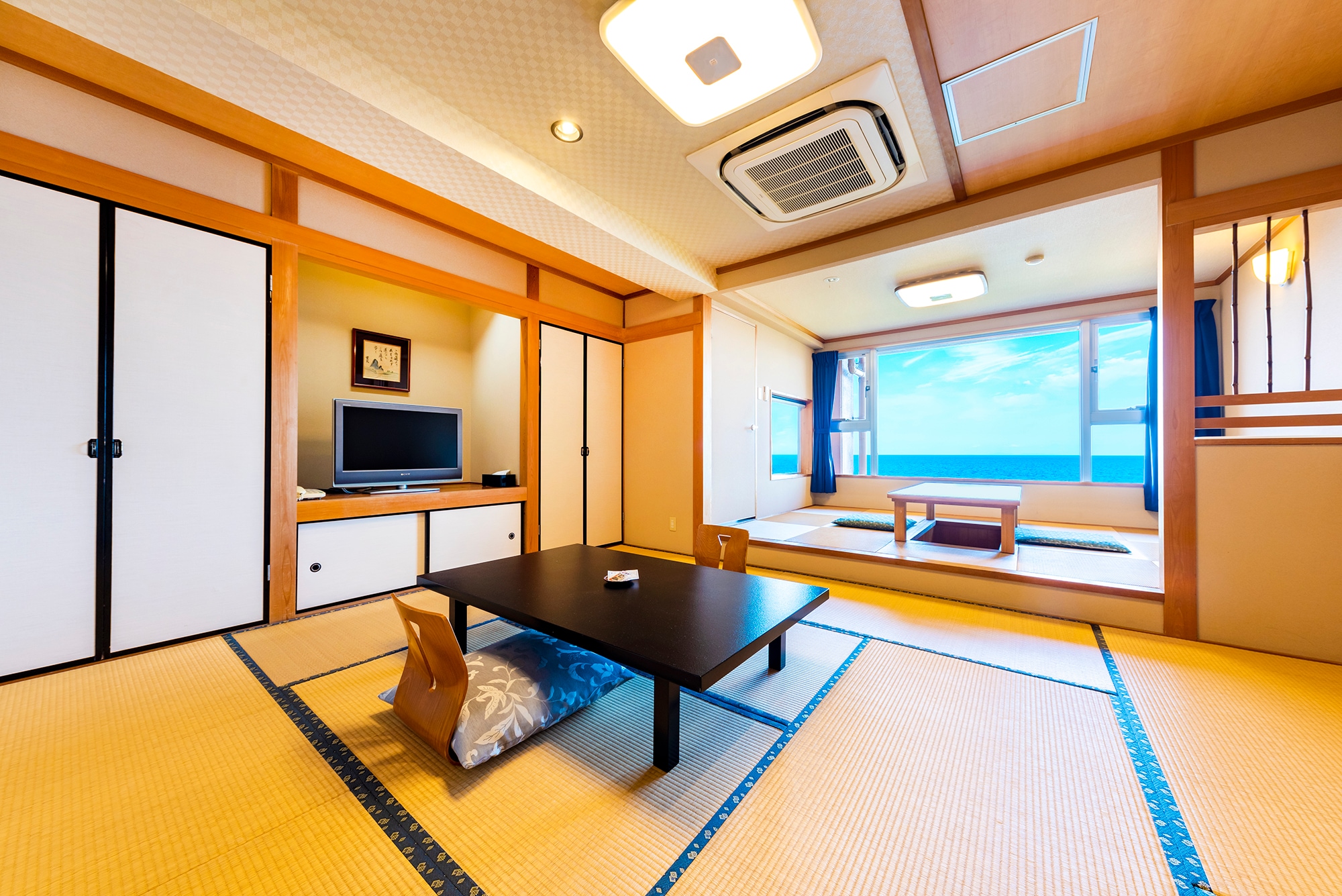Sea side promise! Japanese-style room with pottery bath (non-smoking room)