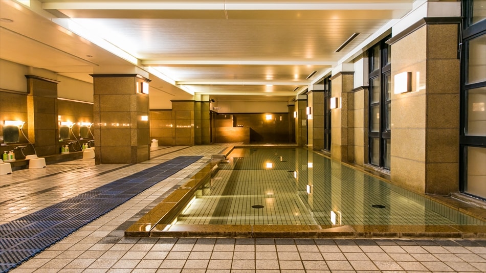 Large communal bath, indoor bath