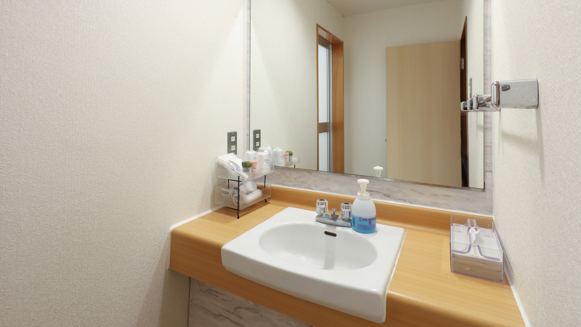 本館 日西合璧房/日式房 6榻榻米+床 [禁煙]