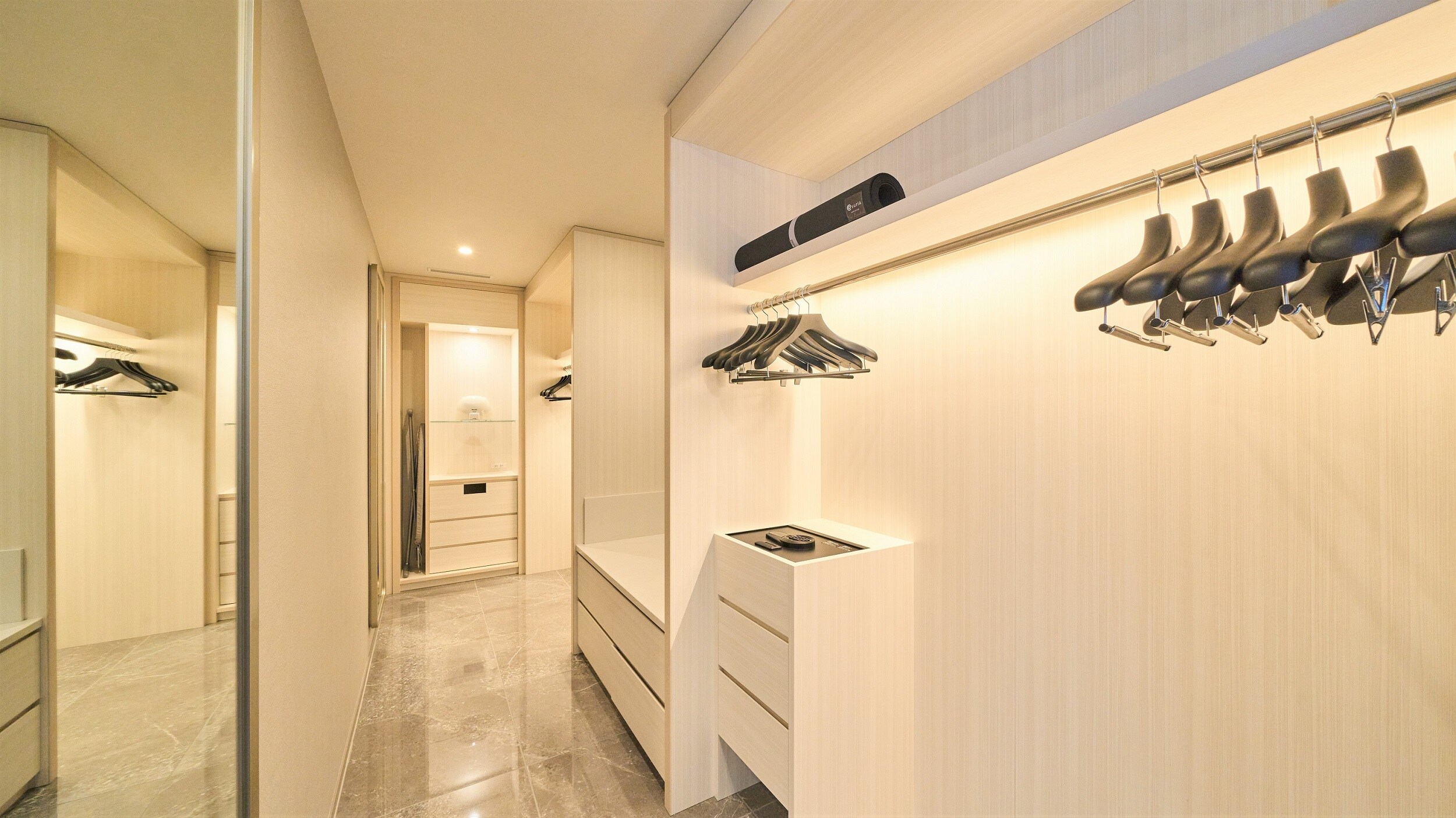 카하라 스위트의 대형 옷장