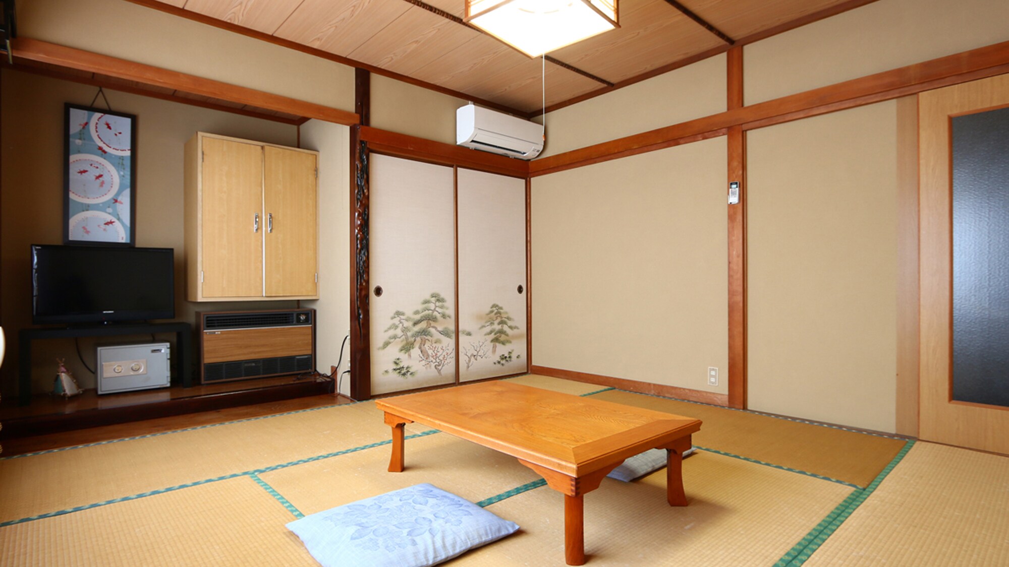[2 phòng: 8 chiếu tatami và 6 chiếu tatami]