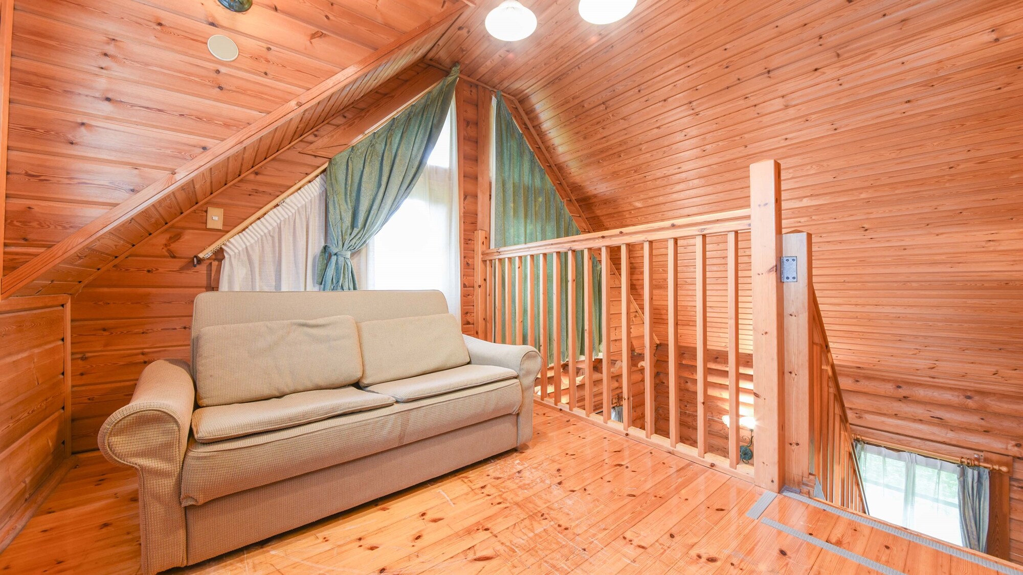 * [Room (log house)] Relax in the green! Stay in a log house imported from overseas for private use