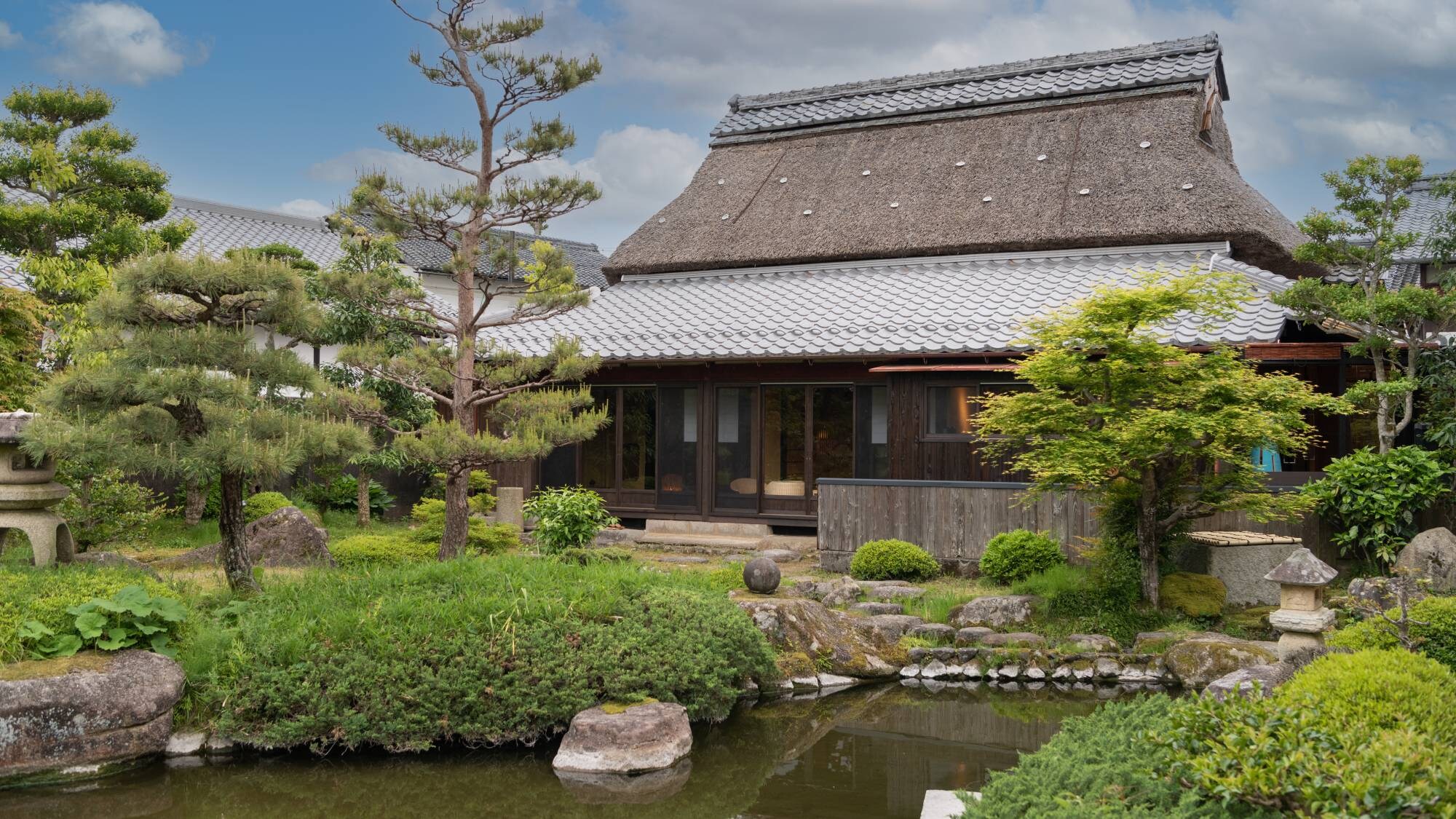 [独立建筑] 一部分与中江淳五郎本宅的庭园相邻。