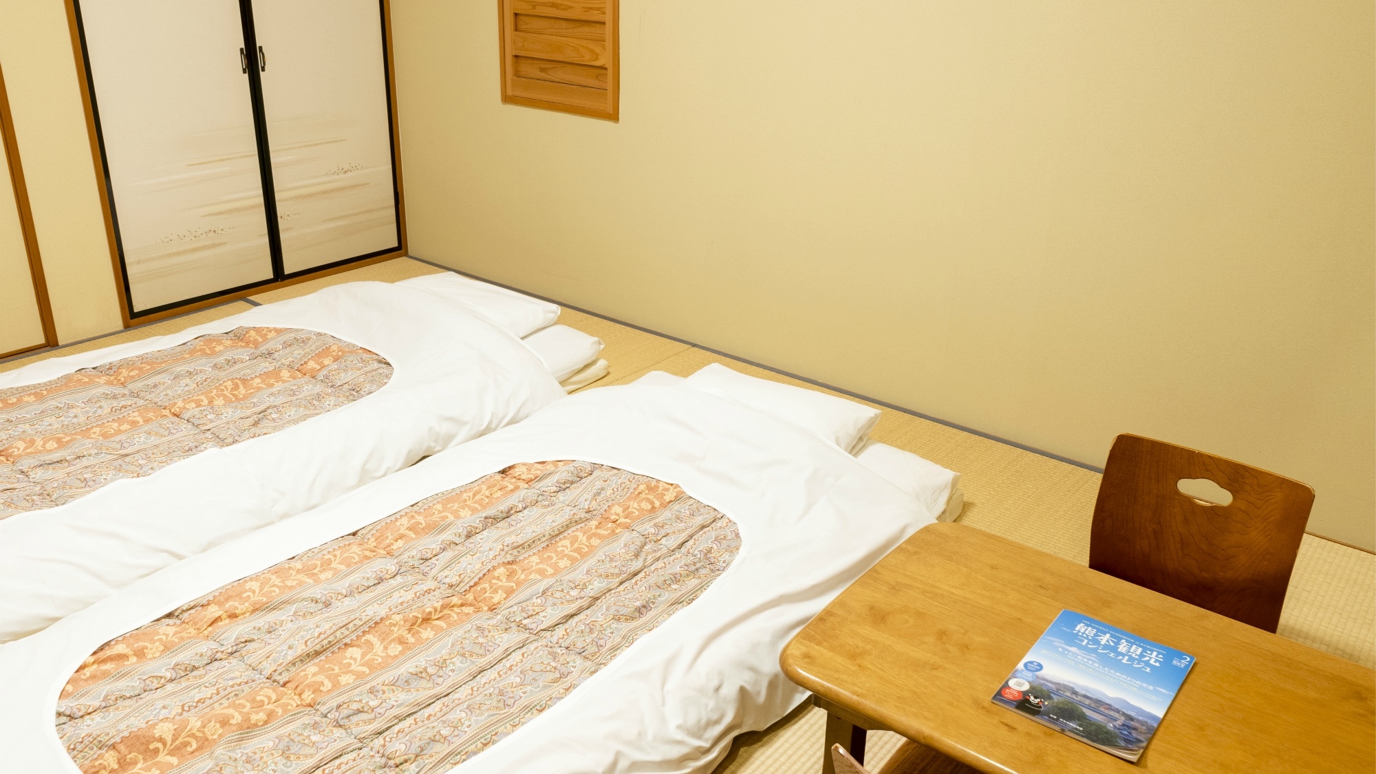 [Kamar bergaya Jepang] Dengan keluarga dan teman. Kita bisa menyiapkan hingga 3 futon. Kamar ini juga populer di kalangan anak kecil.