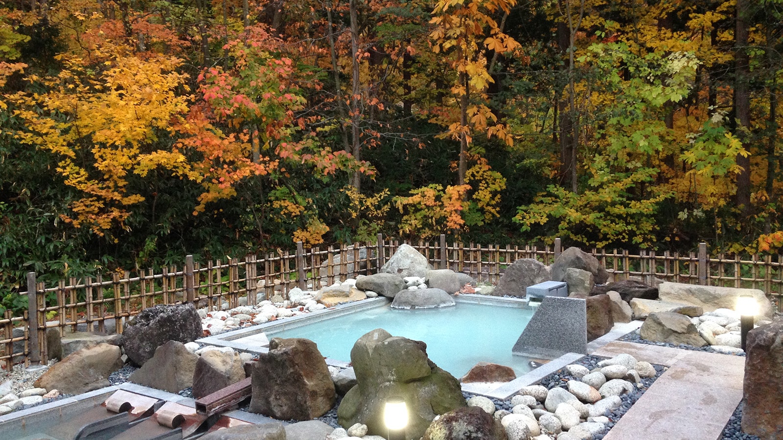 Autumn foliage open-air bath Men's open-air bath