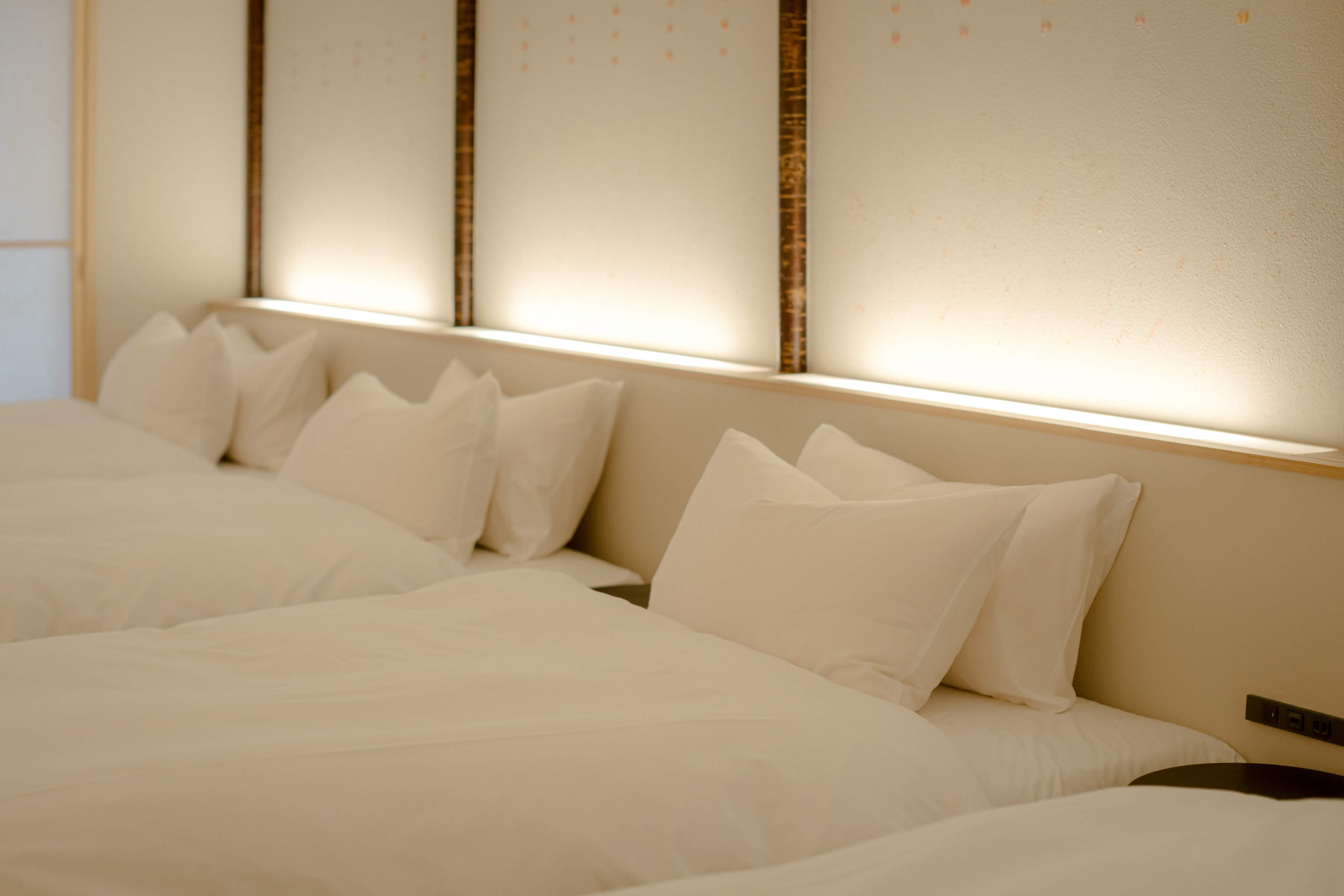 Deluxe 6-Bed Room