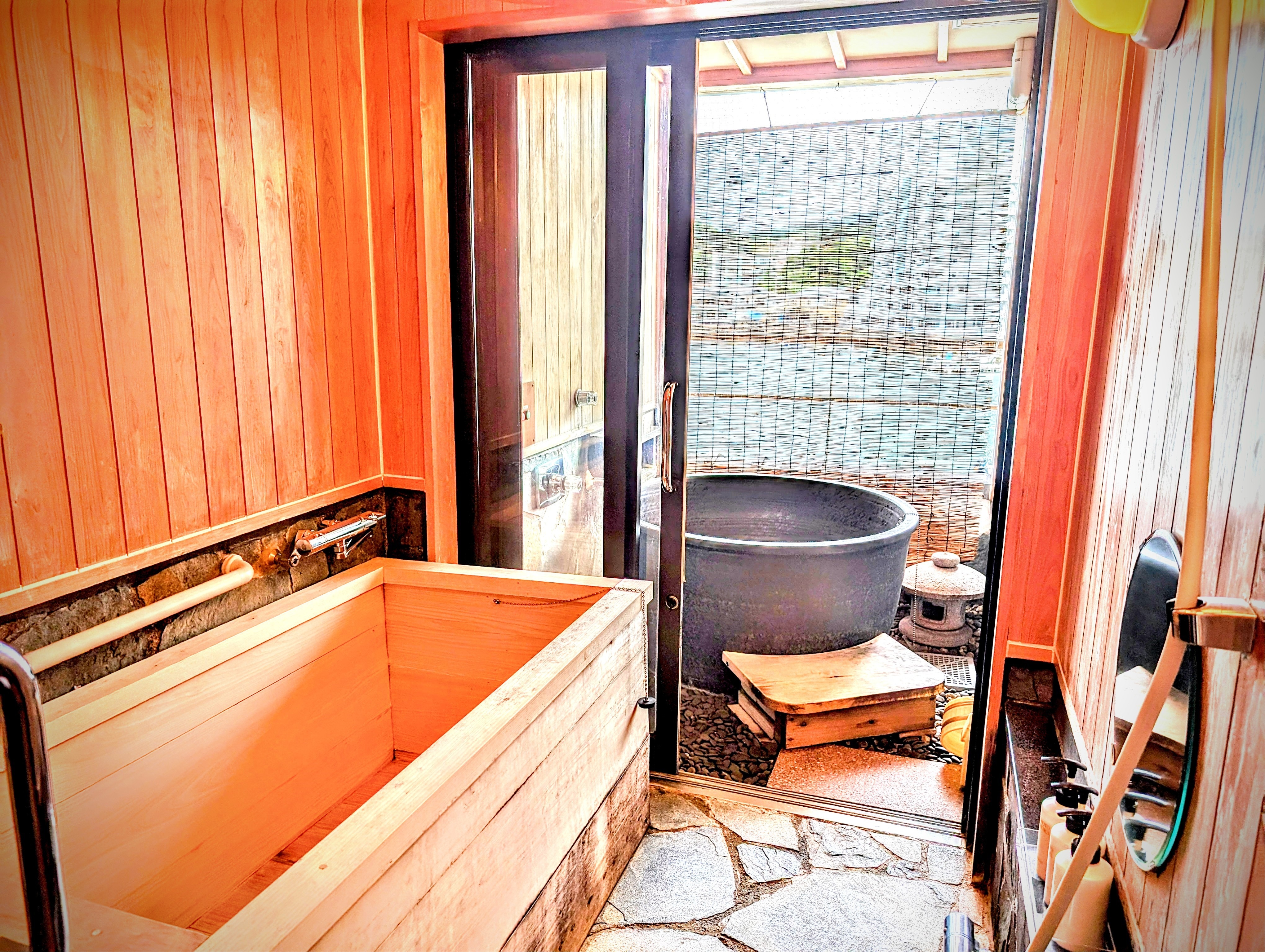 Phòng theo phong cách Nhật Bản Tokinagomi với 12 tấm chiếu tatami, bồn tắm ngoài trời và bồn tắm trong nhà bằng gỗ bách (ví dụ)