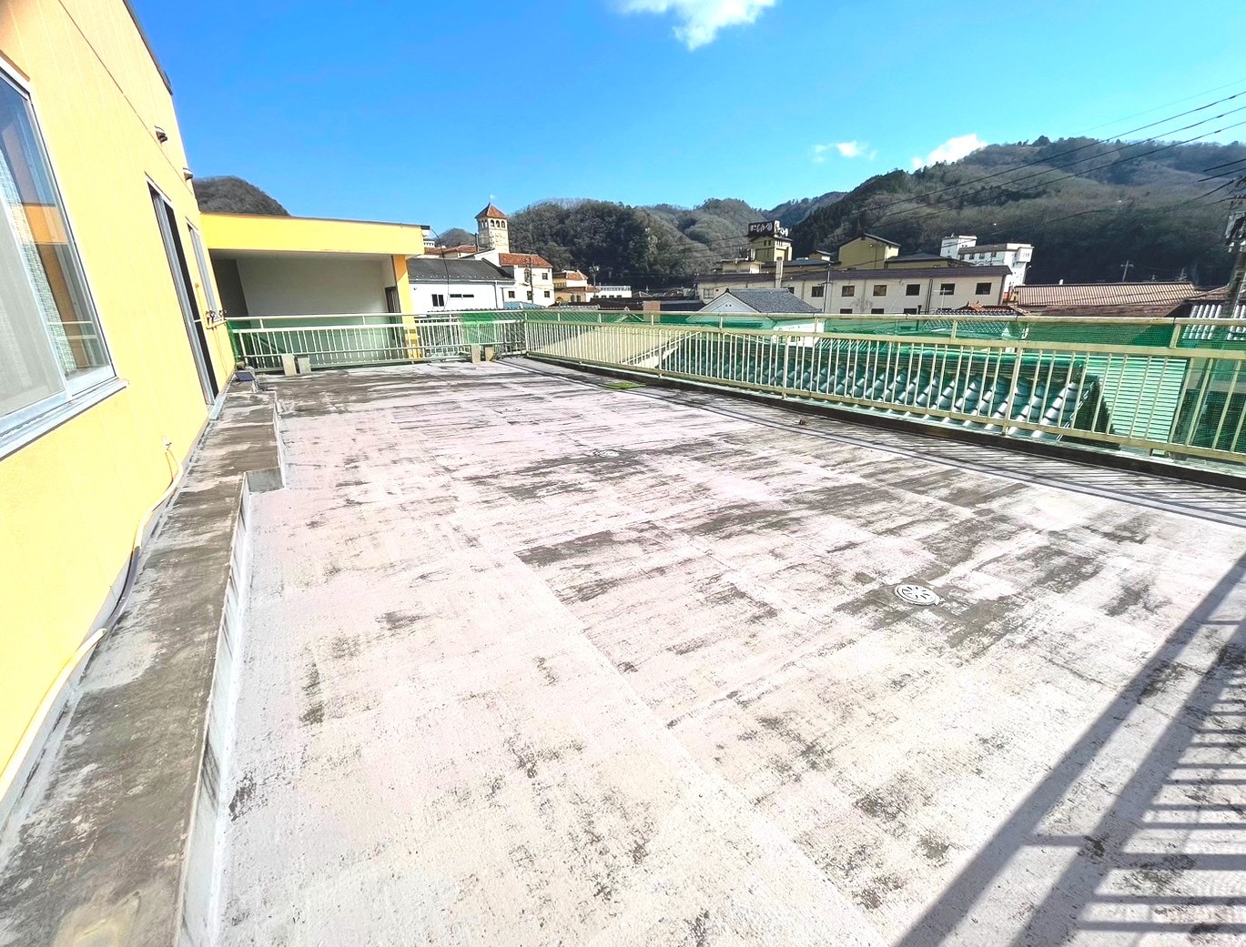 Main building dog run