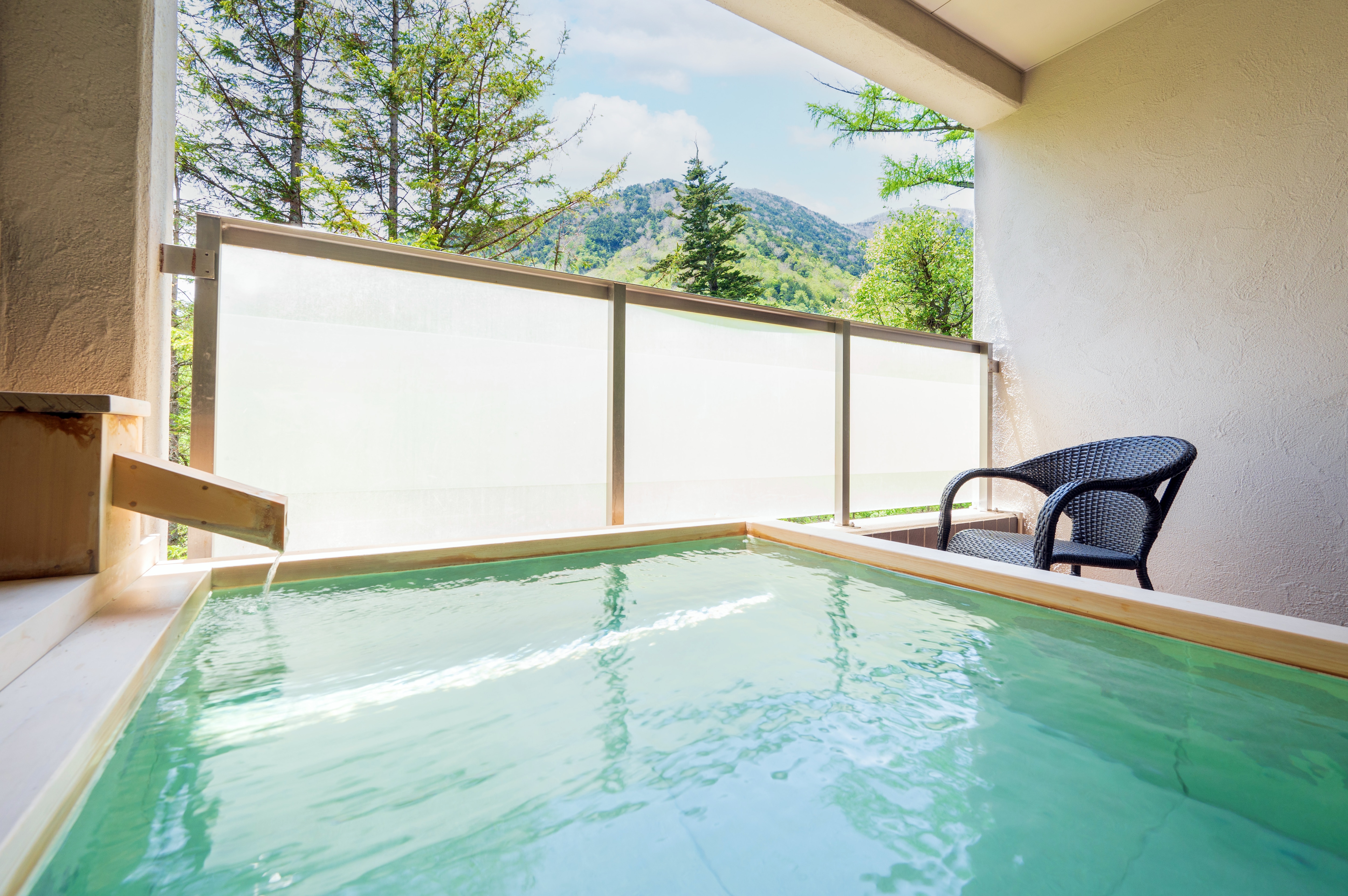 201 Open-air guest room
