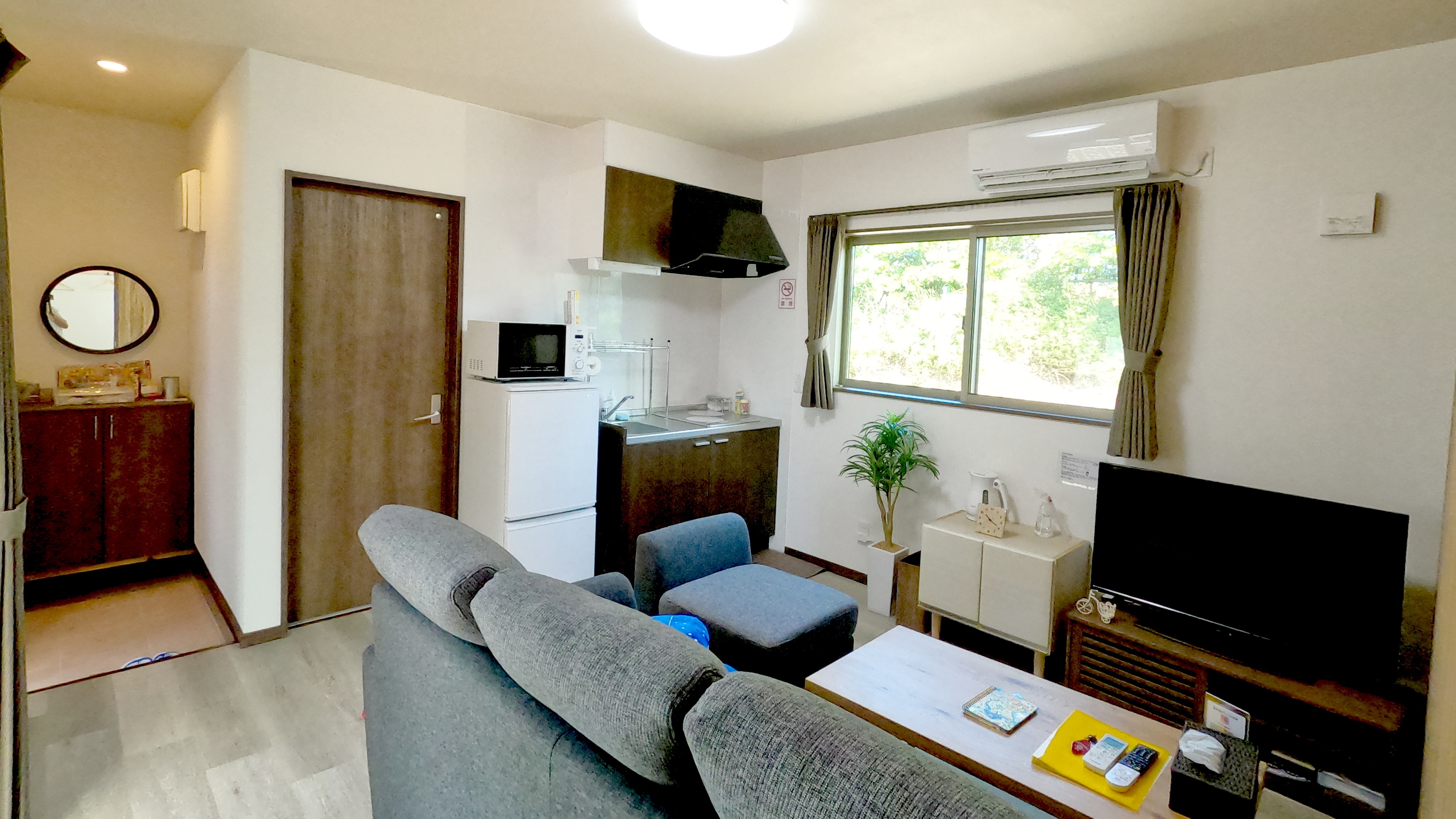 3rd store couple type living room
