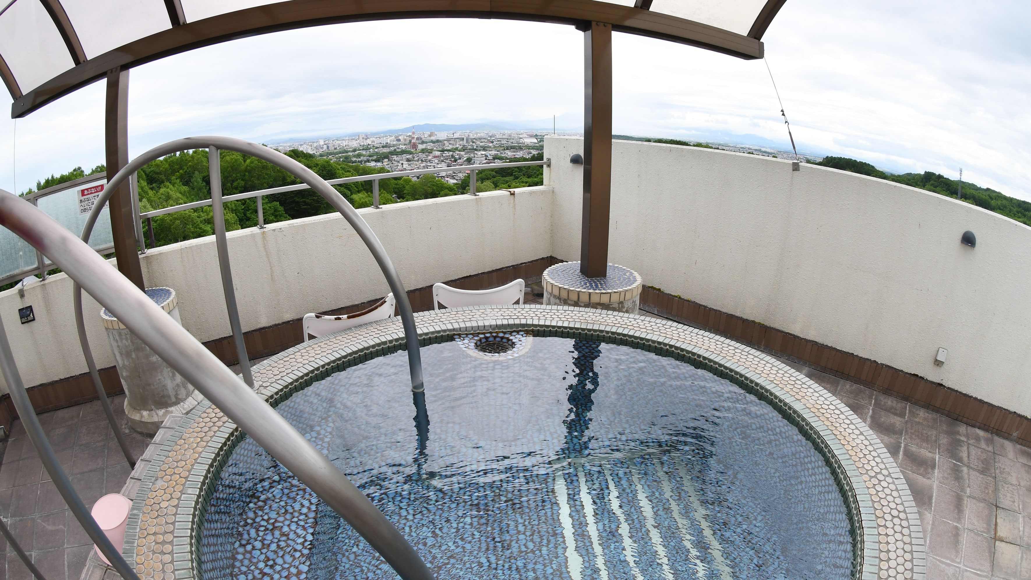 ◆ Open-air bath with a view of the special room You can see the night view at night, which is recommended!