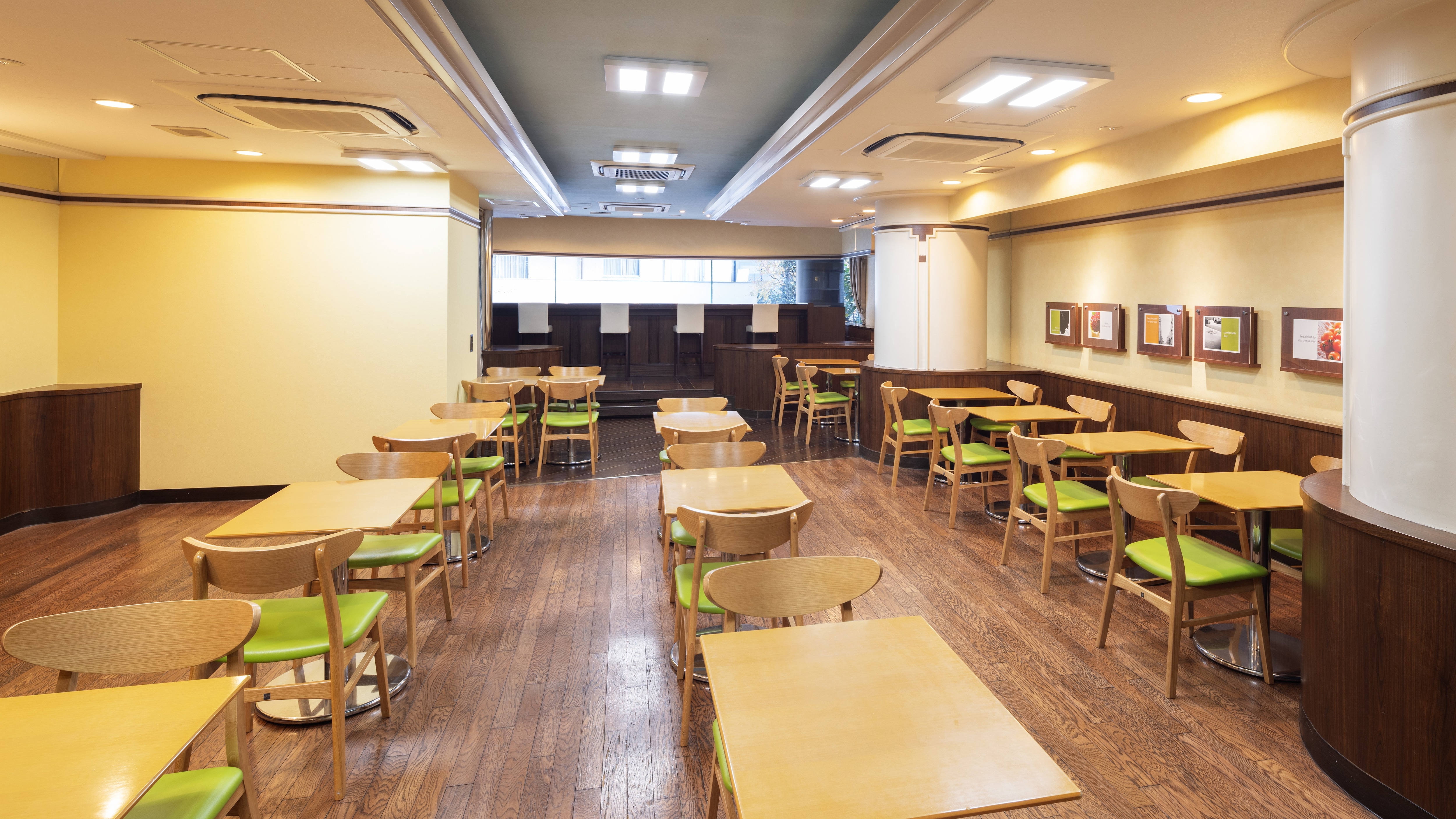 朝食会場