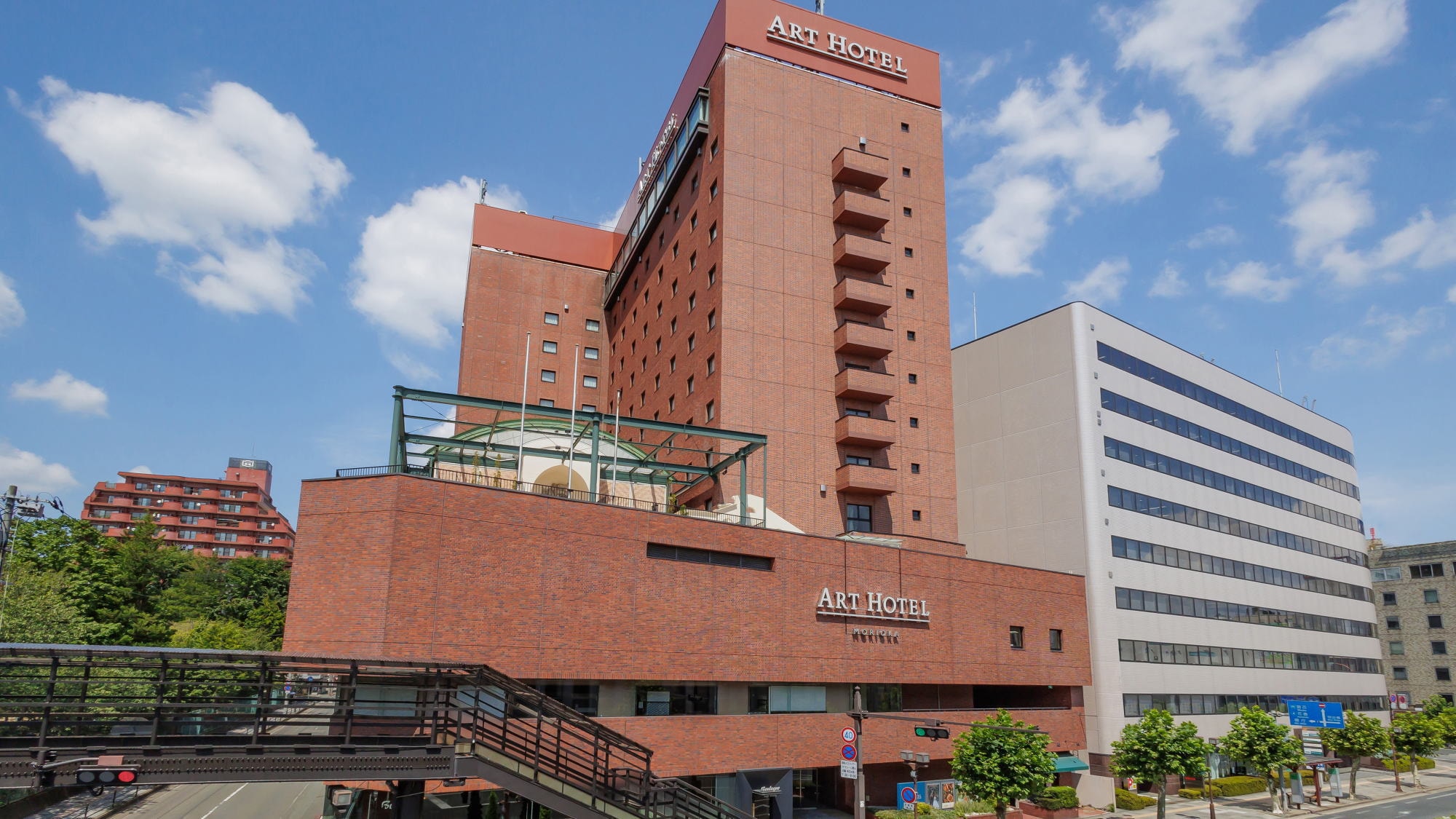 Exterior (daytime)