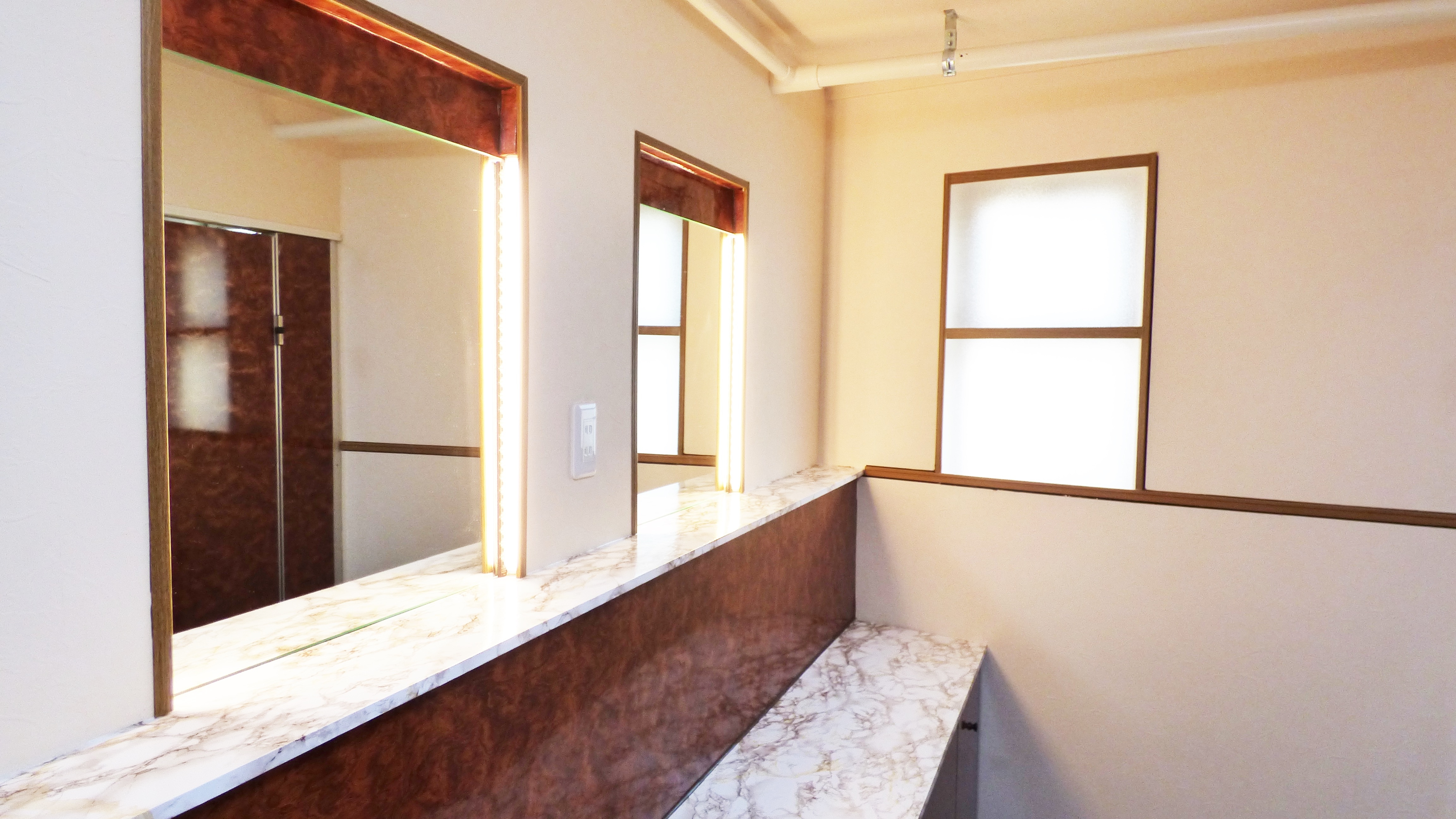 5F women's toilet
