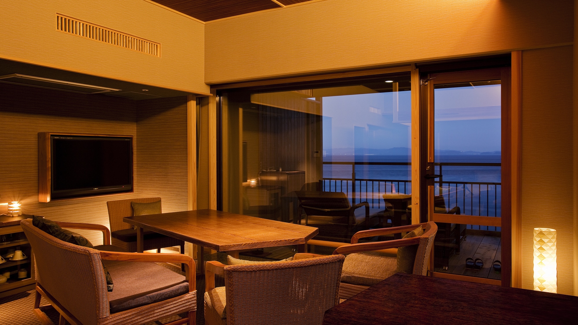 [ทุกห้องมีห้องอาบน้ำแบบเปิดโล่งส่วนตัว] Villa Paradise Sora no Niwa Type G ・ ร้านอาหารนั่งเล่น (ตัวอย่าง)