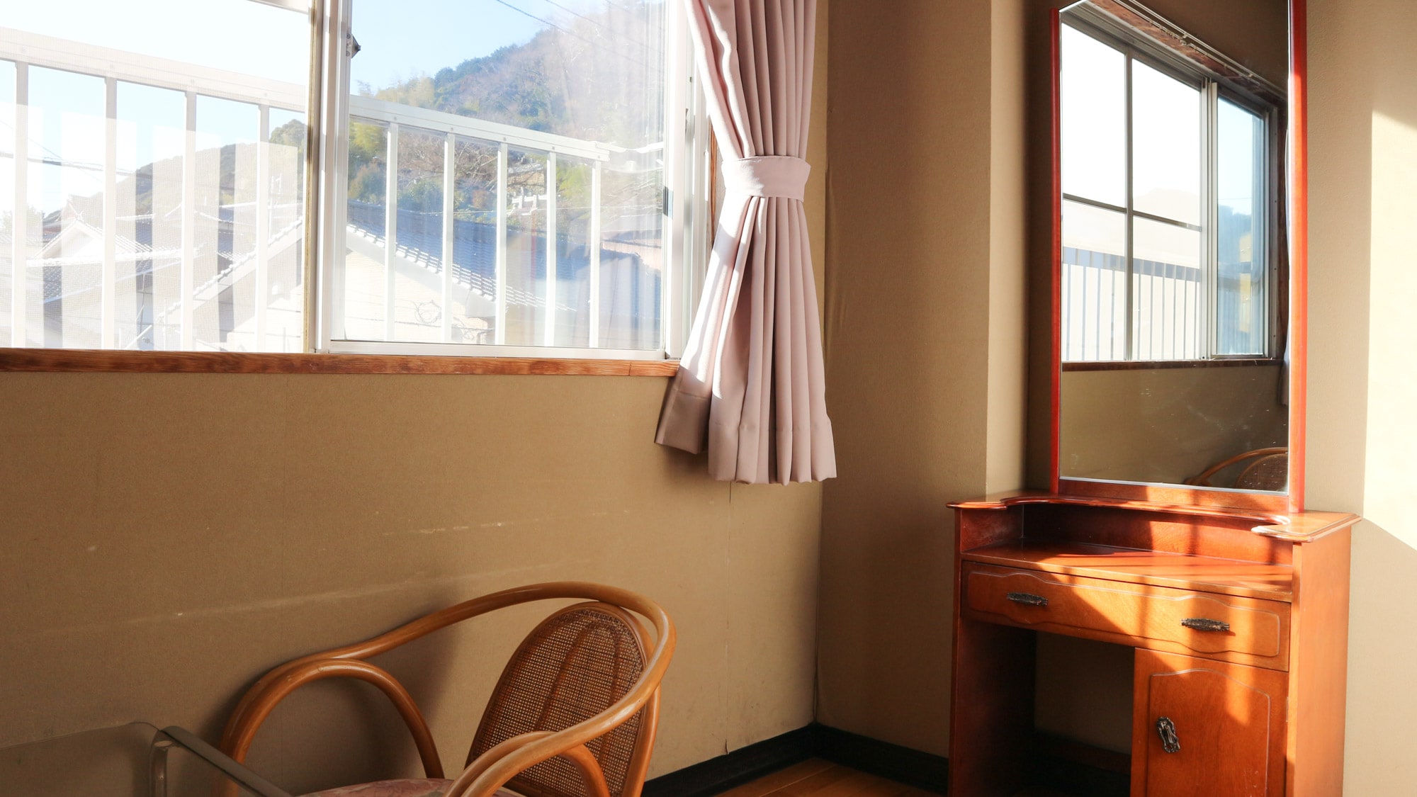 *[Guest room example] Japanese-style room with 8 tatami mats and a spacious veranda ★ Wi-Fi available
