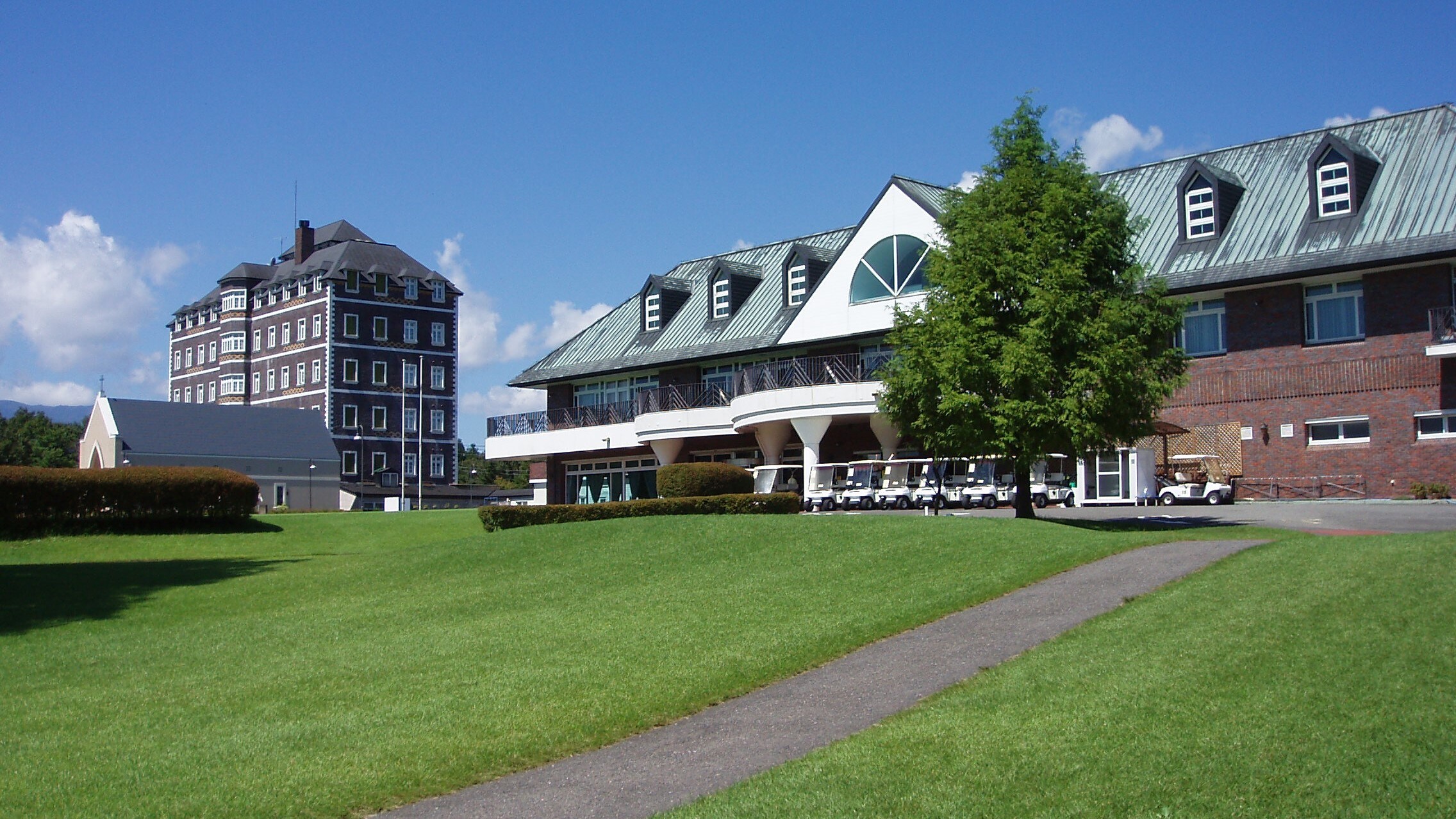 ● [Oriental Hall] Exterior view from the golf course side