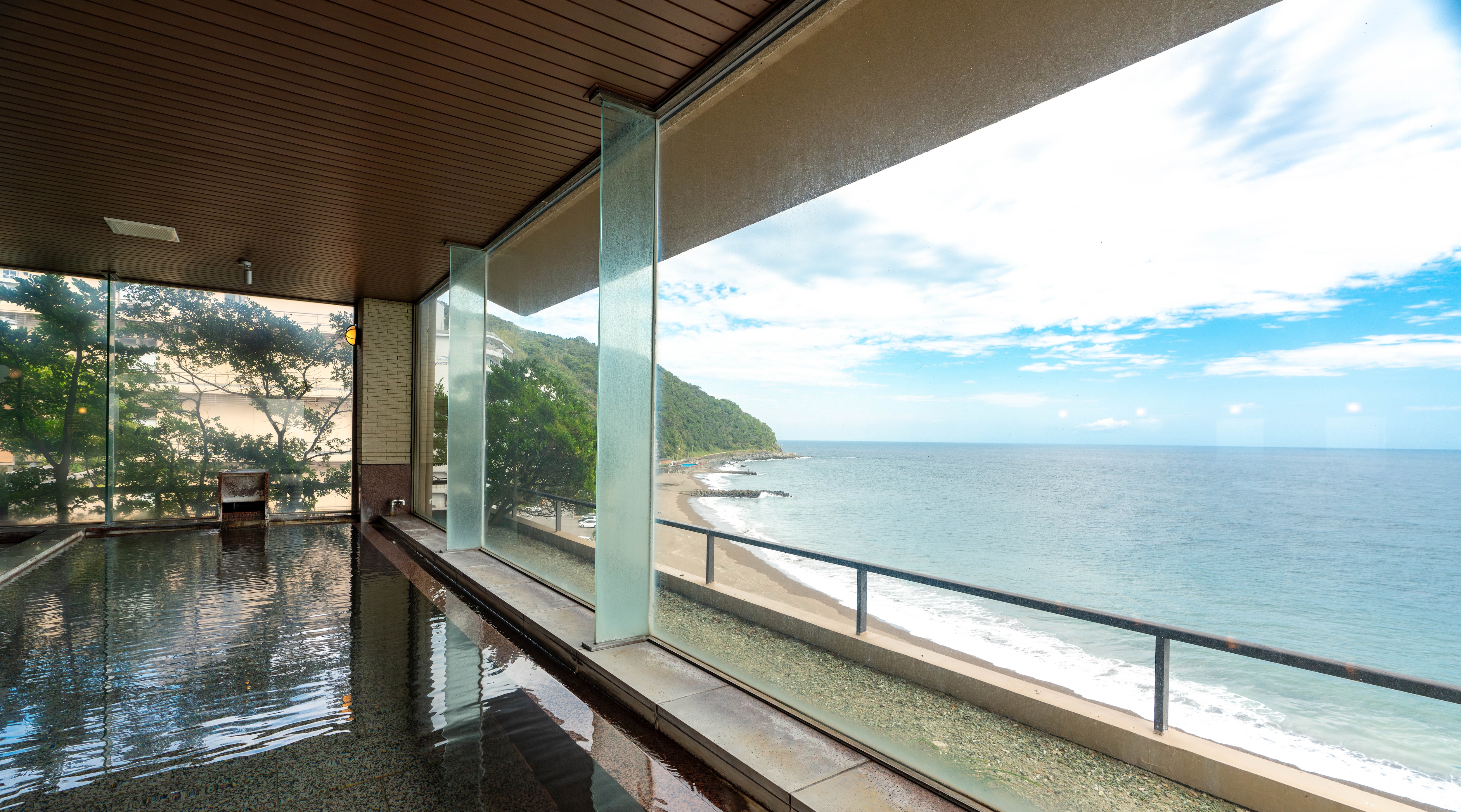 【时开波】女士大浴池，自由流水，下午3点至次日上午9点30分开放