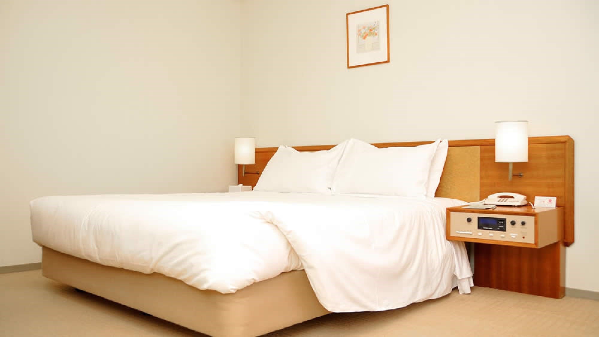 Standard double (lantai 8) Ukuran: 26 meter persegi Lebar tempat tidur: 200cm×160cm