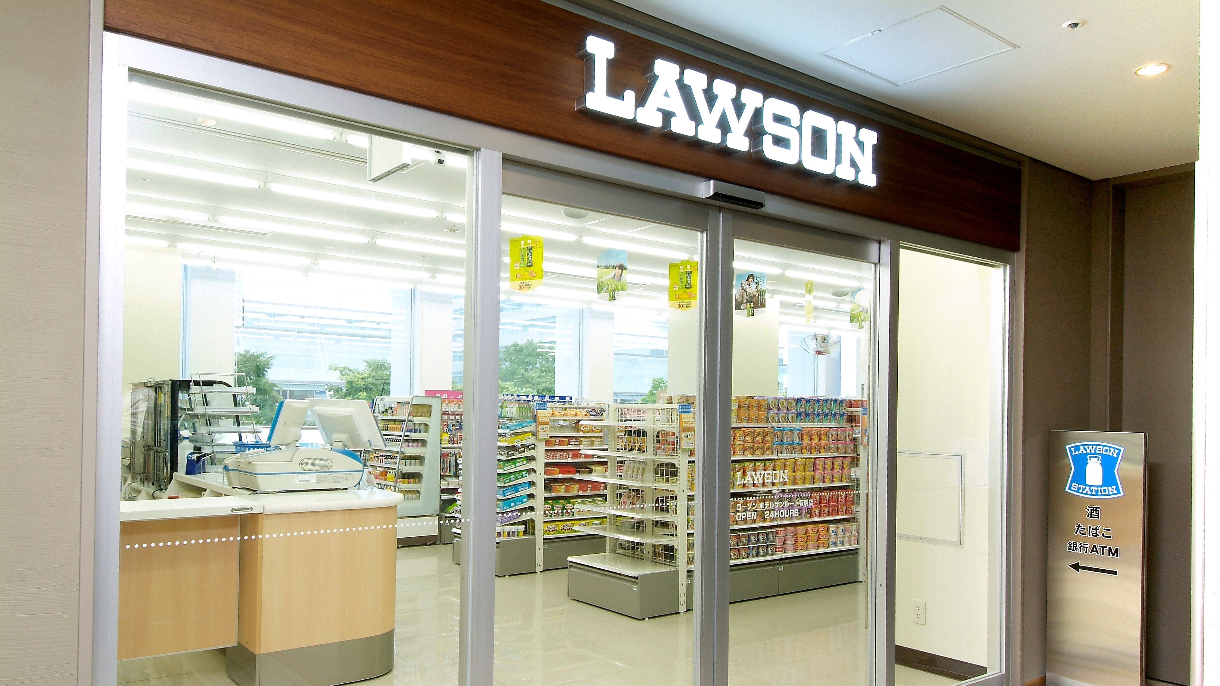 24-hour convenience store (2nd floor)