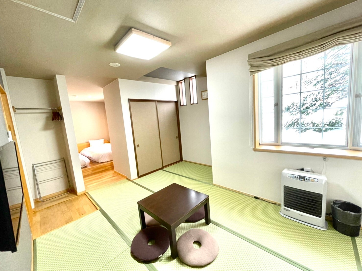 201 Japanese-Western style room with washstand and toilet