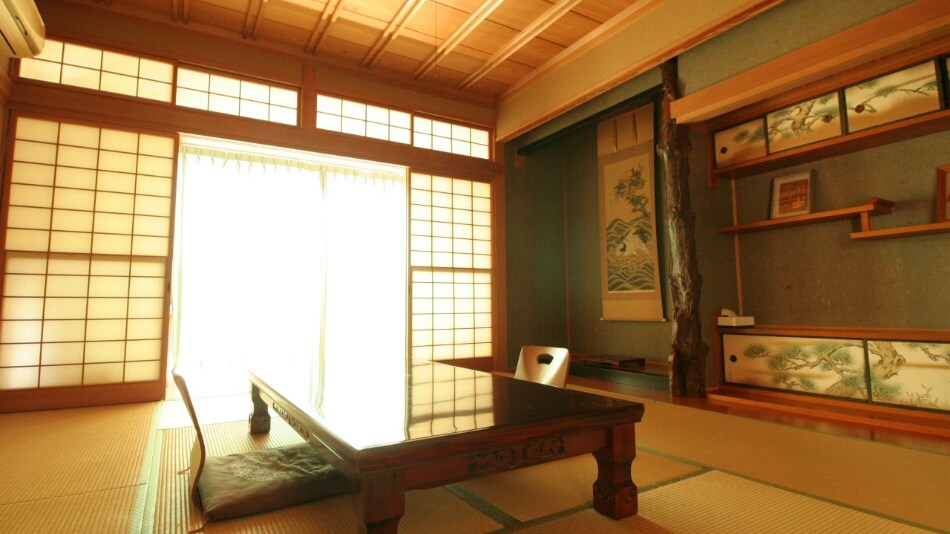 Japanese-style room 10 tatami mats 2F