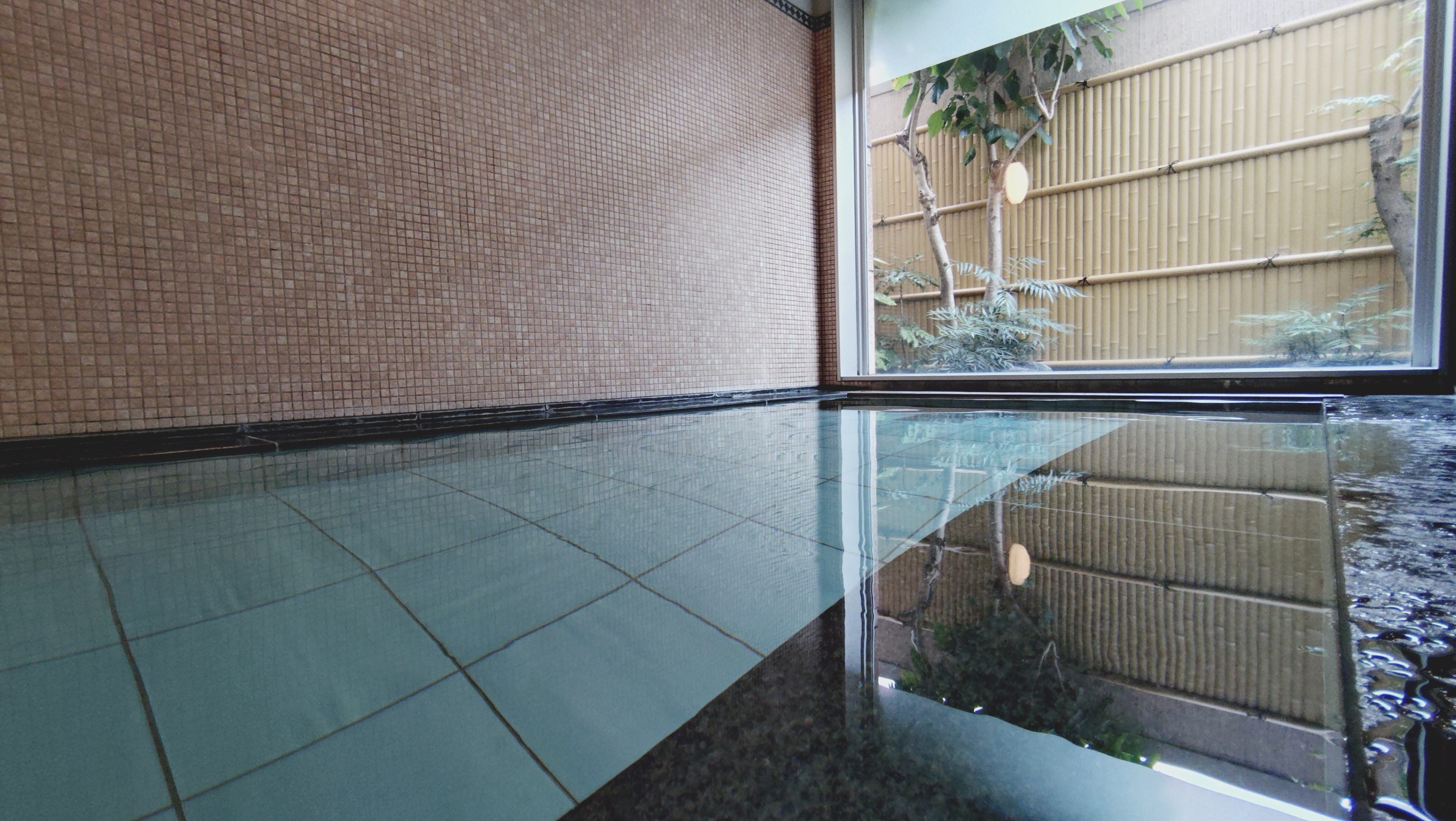 Large public bath (men's bath)