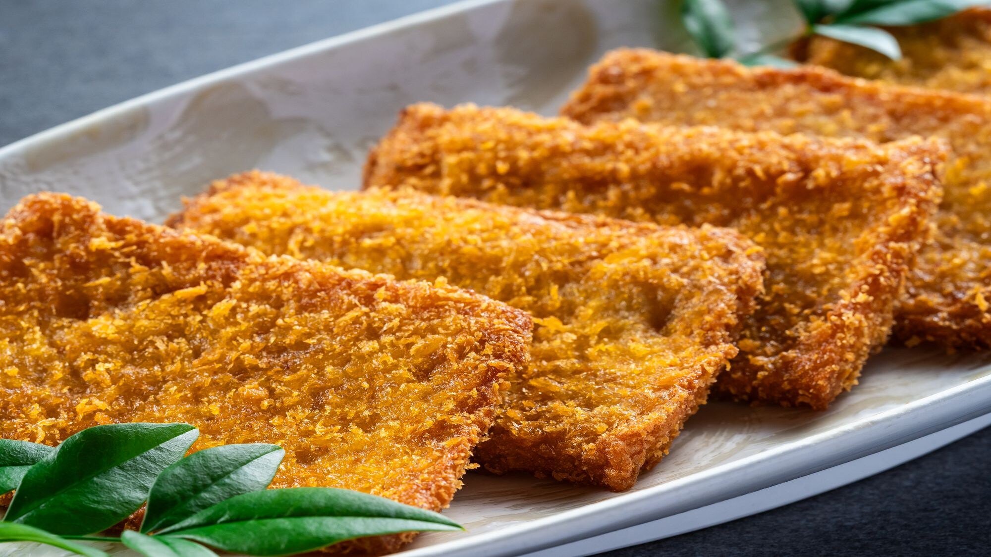 ภาพบุฟเฟ่ต์อาหารเช้า : คร็อกเก้ปลา