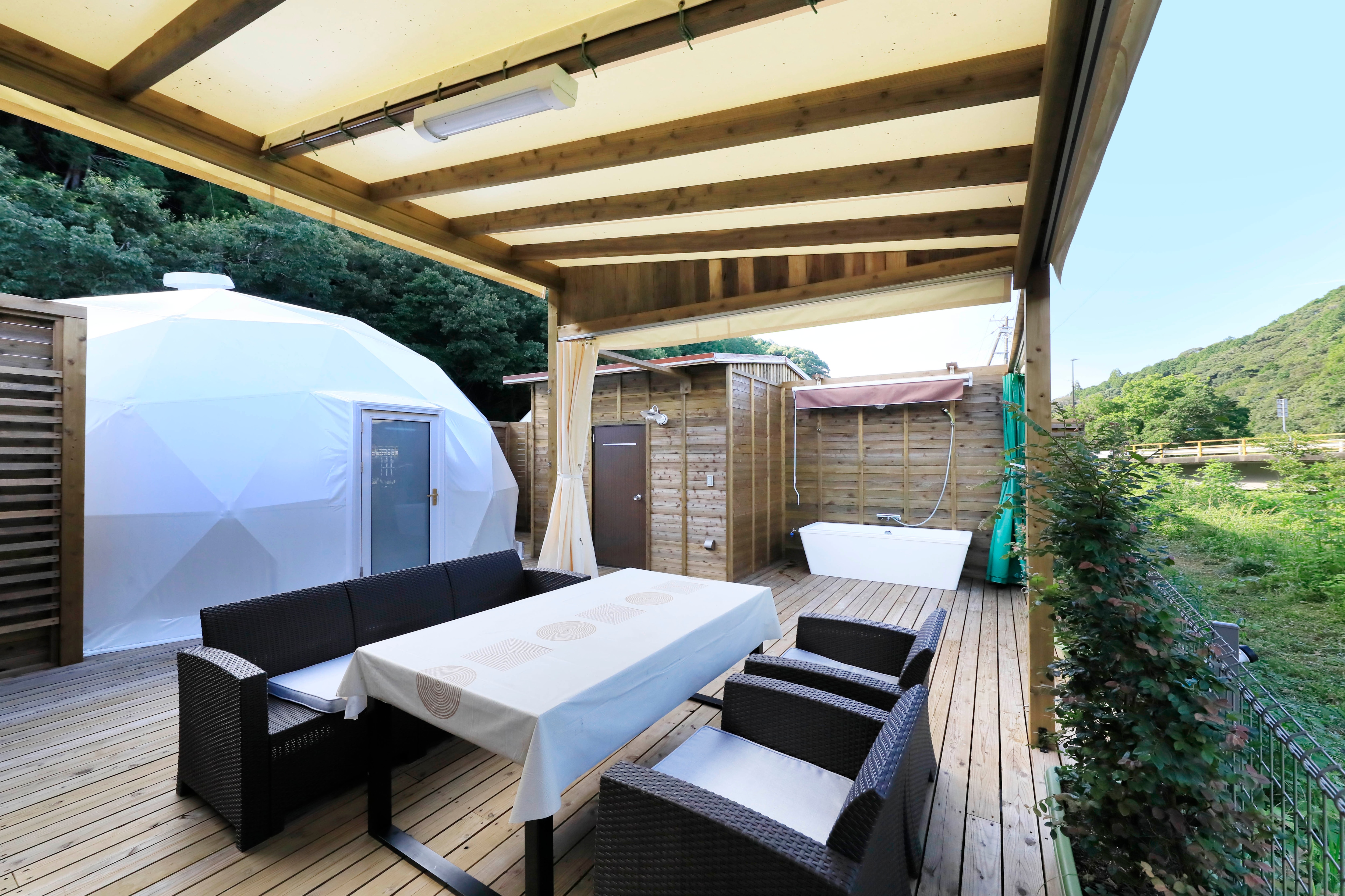 Dome tent BBQ space