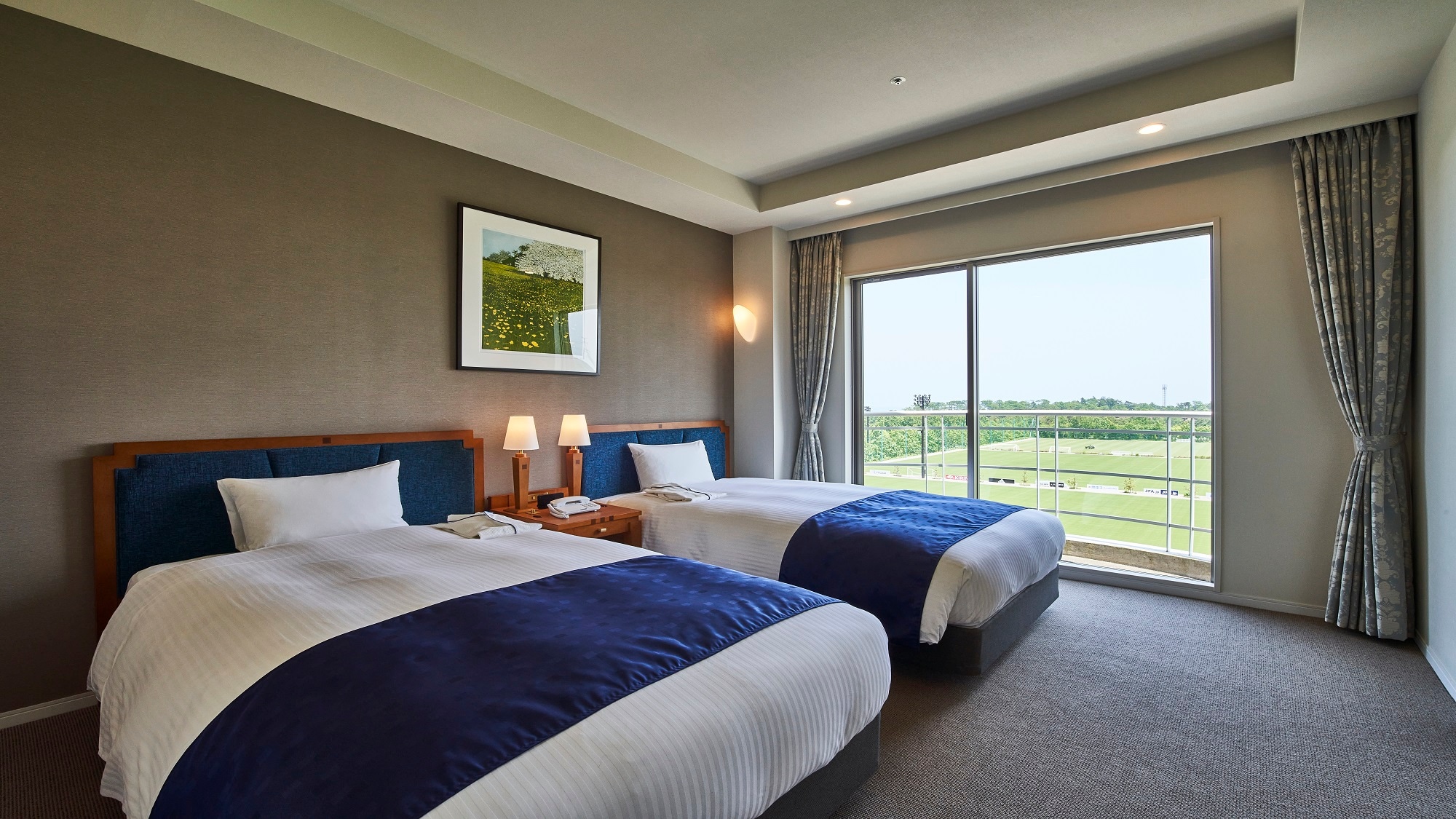 <South Wing Suite Room> Bedroom