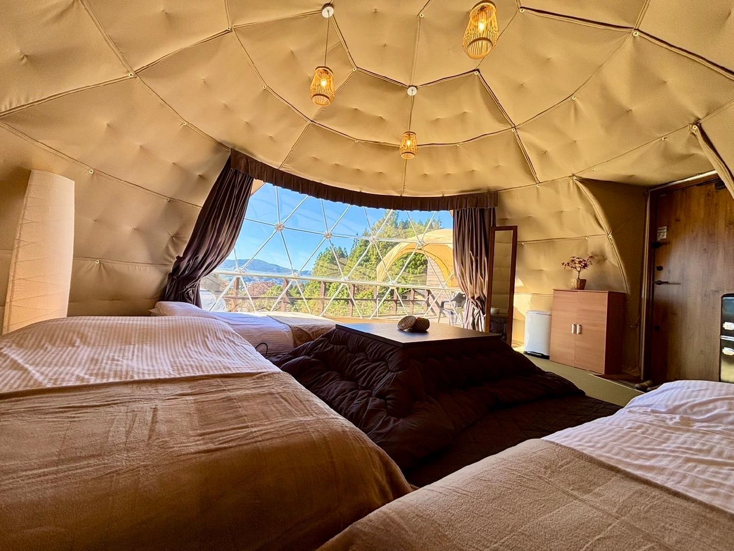 ③Tenda kubah dengan pemandian terbuka pribadi, 3 tempat tidur double