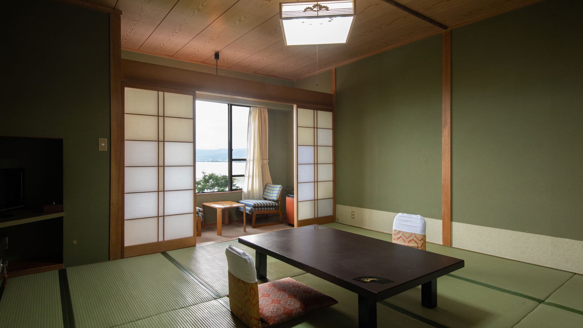 [Lake Suwa panoramic view ◇ Lake side] An example