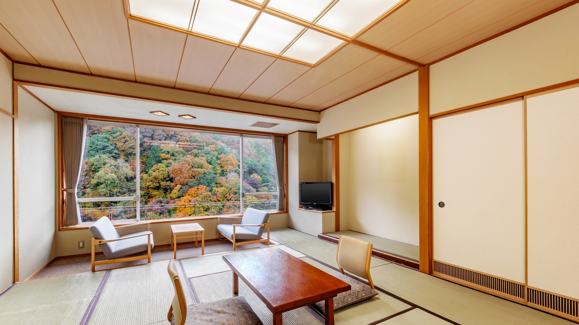 Japanese-style room (12 tatami mats)