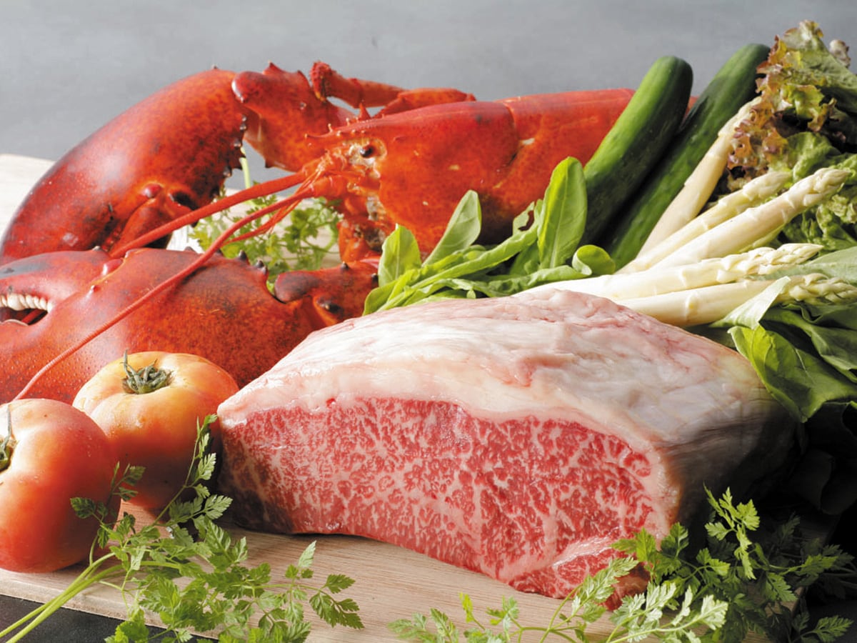 Enjoy the deliciousness of local ingredients and carefully selected materials at your convenience