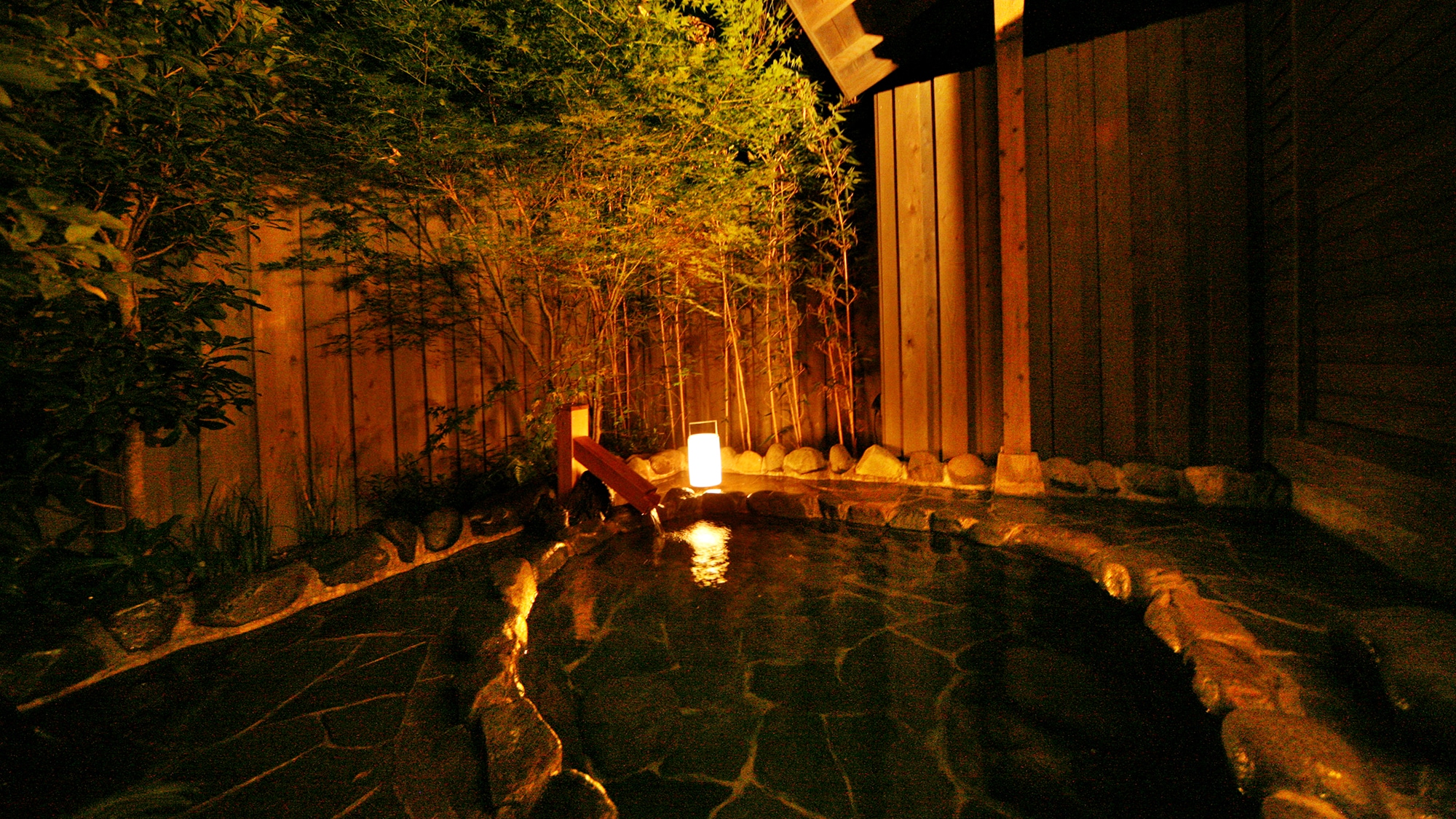 ◆ With open-air bath ◇ Western-style room －103－ ◆ ≪Flowing from the source _ Open-air bath≫