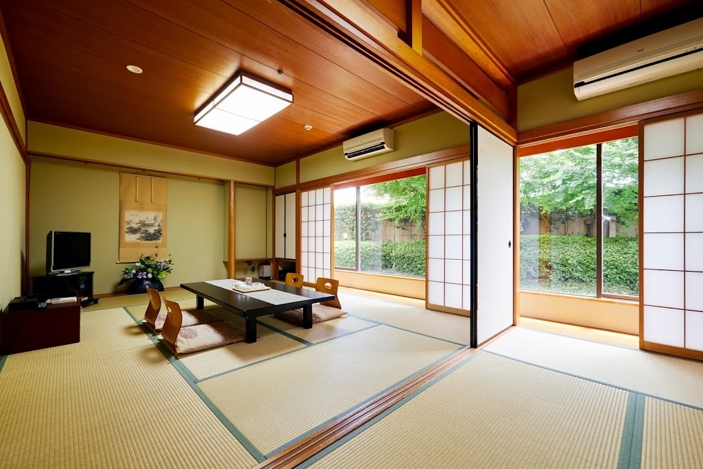 Japanese-style room 10 + 4 tatami mats