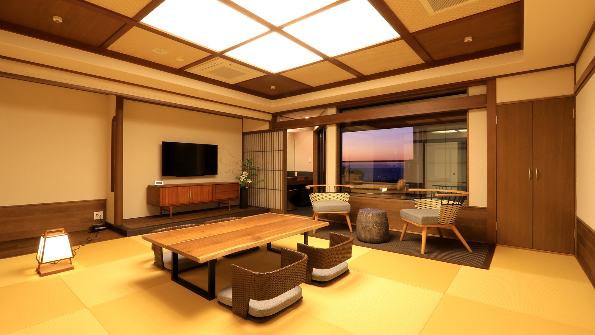 Open in winter 2022 5th floor non-smoking room with open-air bath [Hanazuki]
