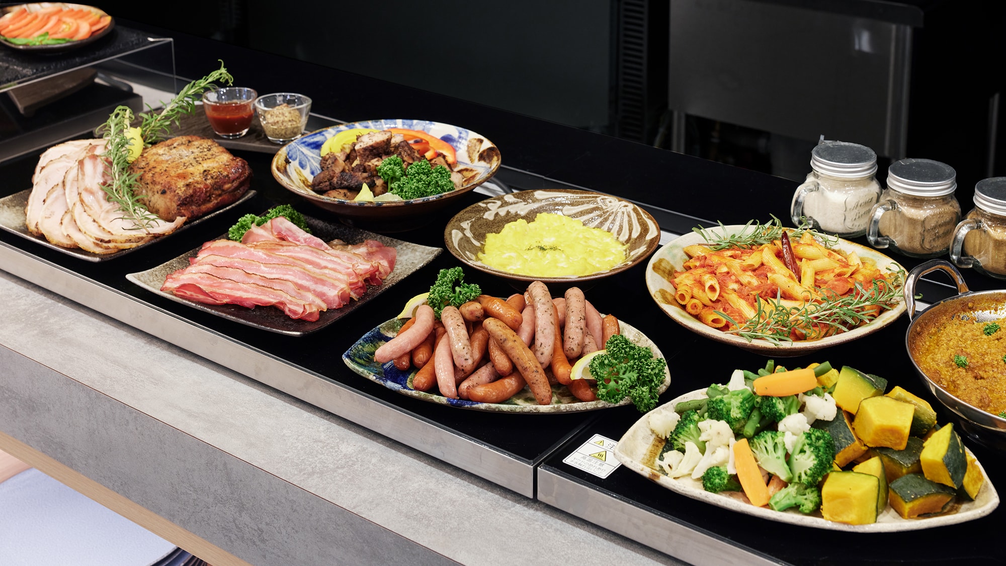Breakfast/Japanese and Western buffet