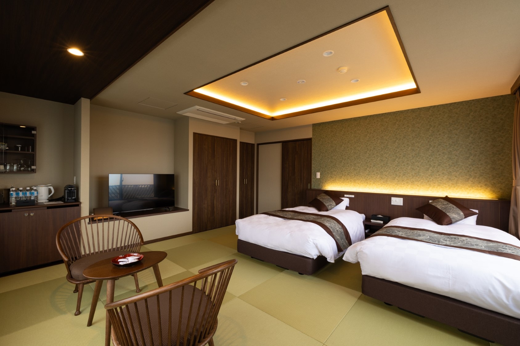 Renovated in March 2024 - Top floor (6th floor) Japanese modern Japanese-Western style room "Konpeki" "Maso"