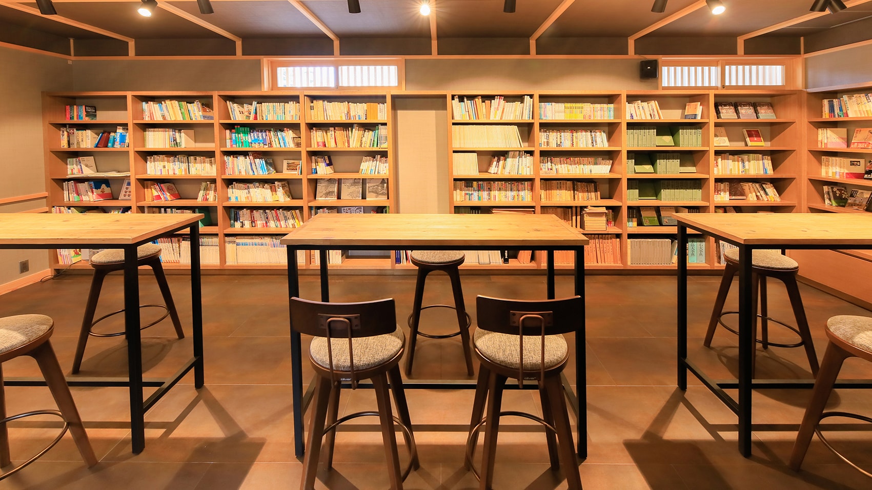 古董書籍和圖書館“Touri”