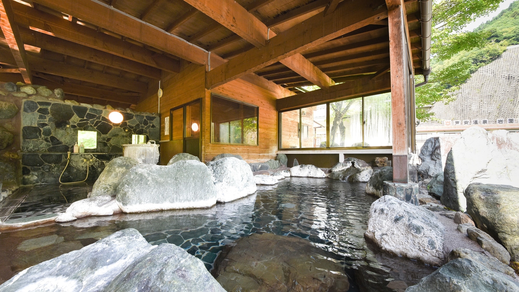 * [Men's open-air bath] A spacious and relaxing feeling! 100% natural hot spring water, no heating or water circulation!