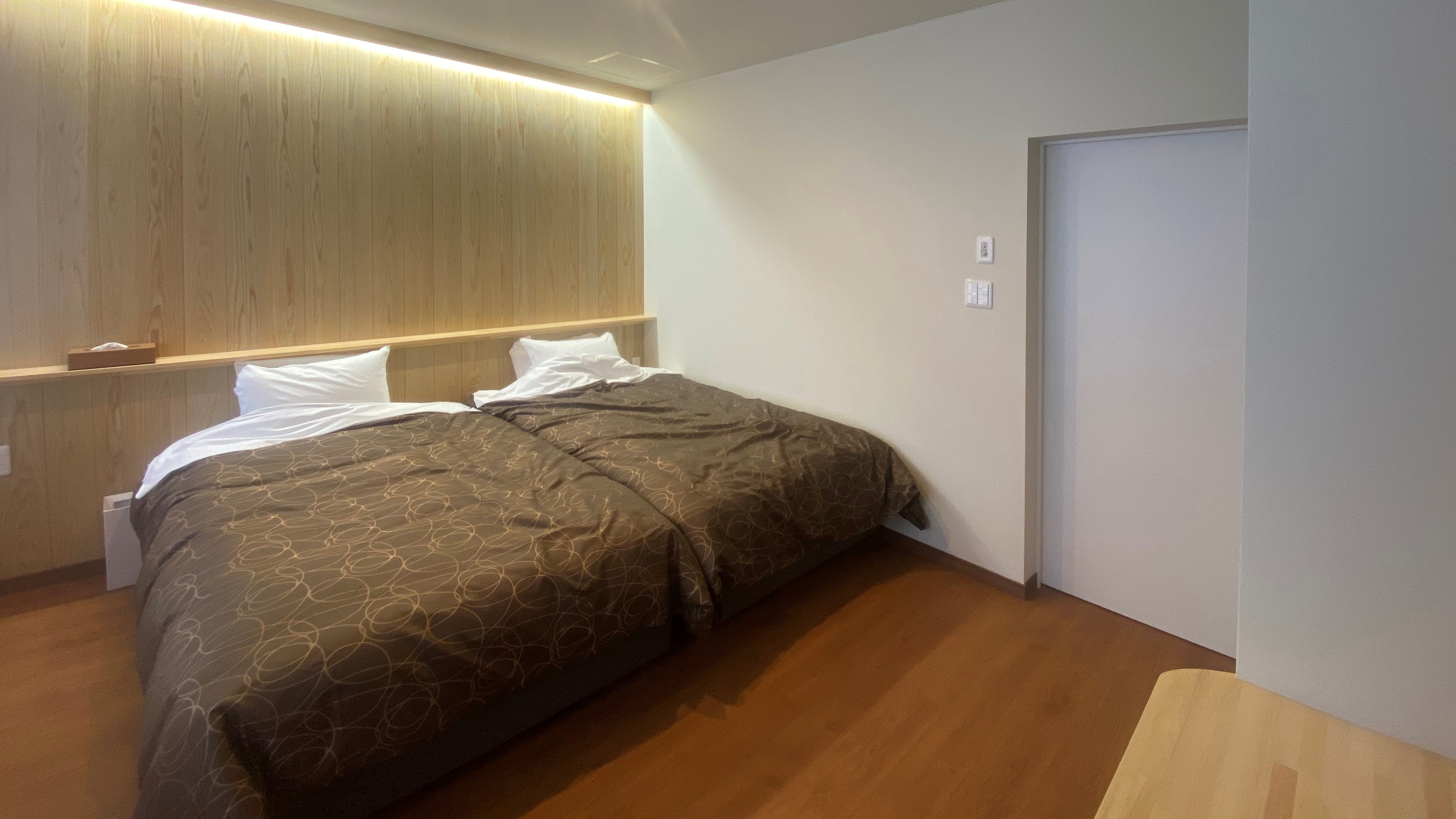 Standard Western-style twin room
