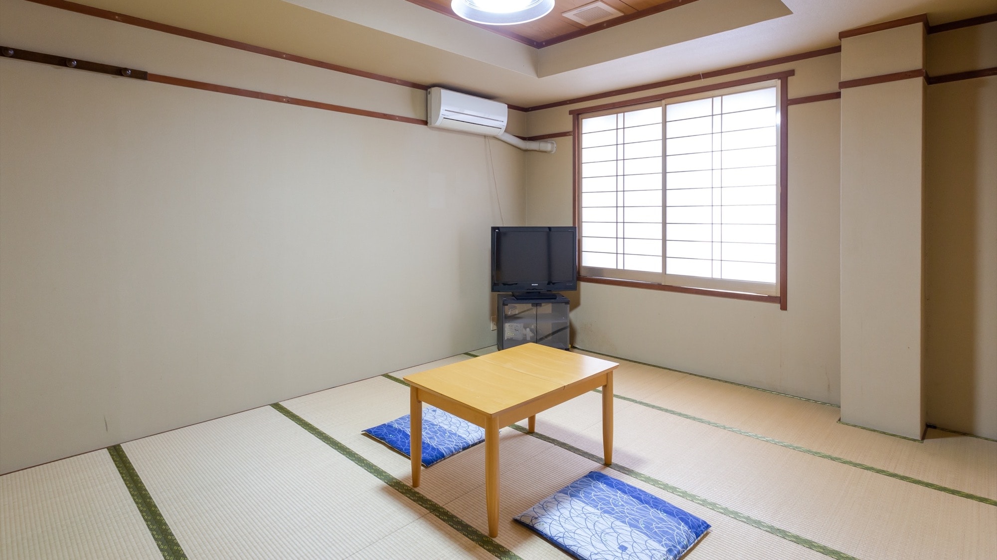 [Non-smoking] Japanese-style room (no bath or toilet)
