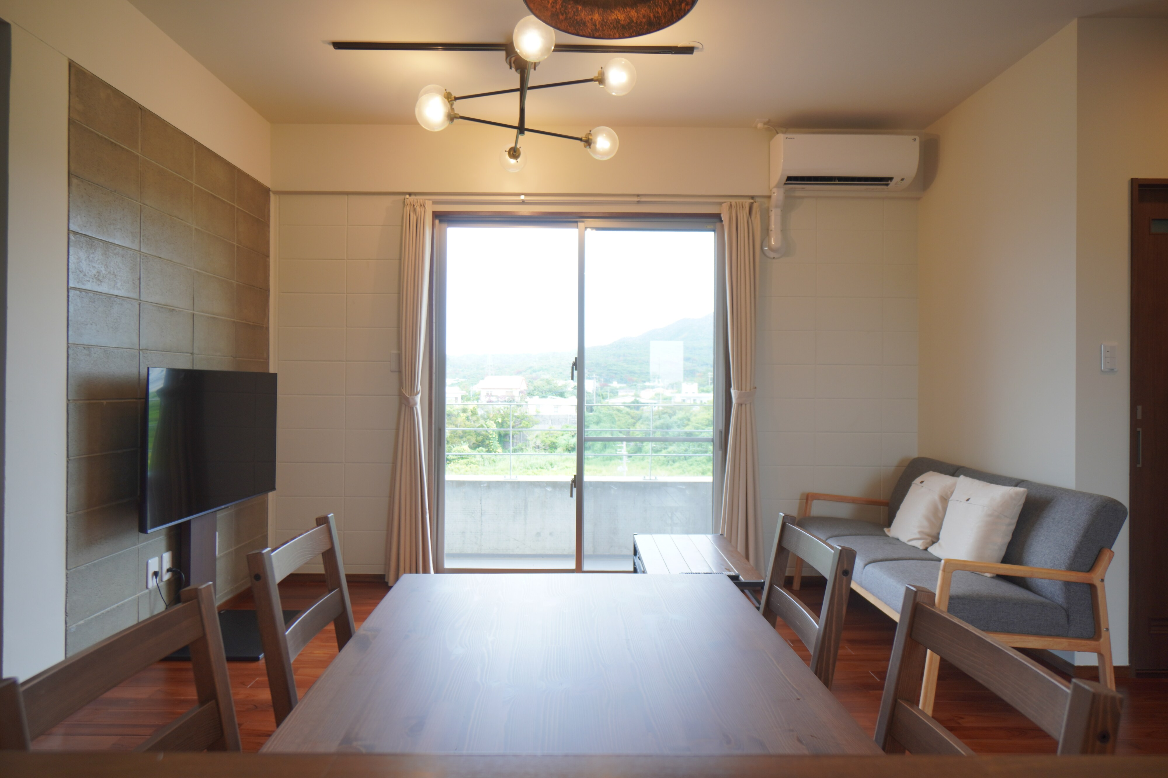 2nd floor living room