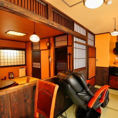 [Nanakamado] A hot spring bath in a guest room with a semi-open-air bath