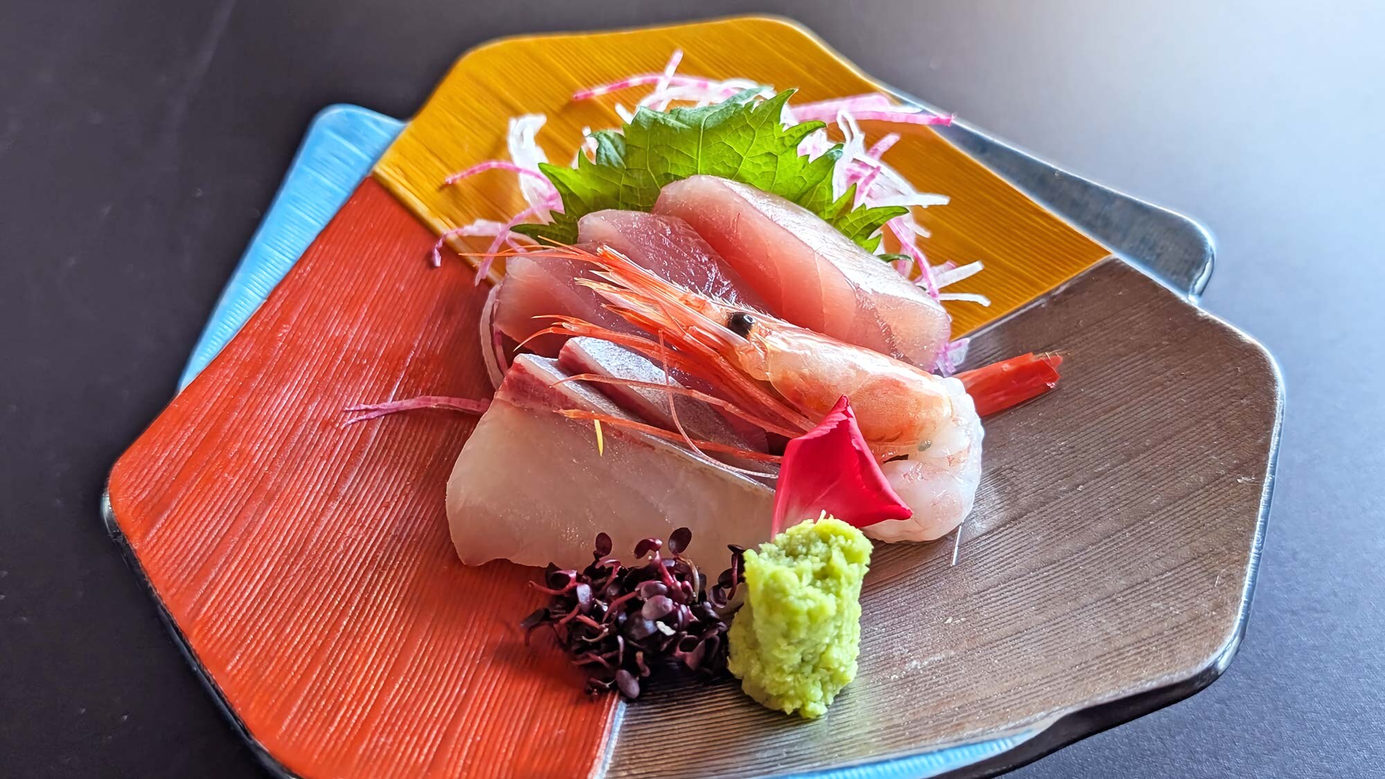 Three types of sashimi (seasonal)